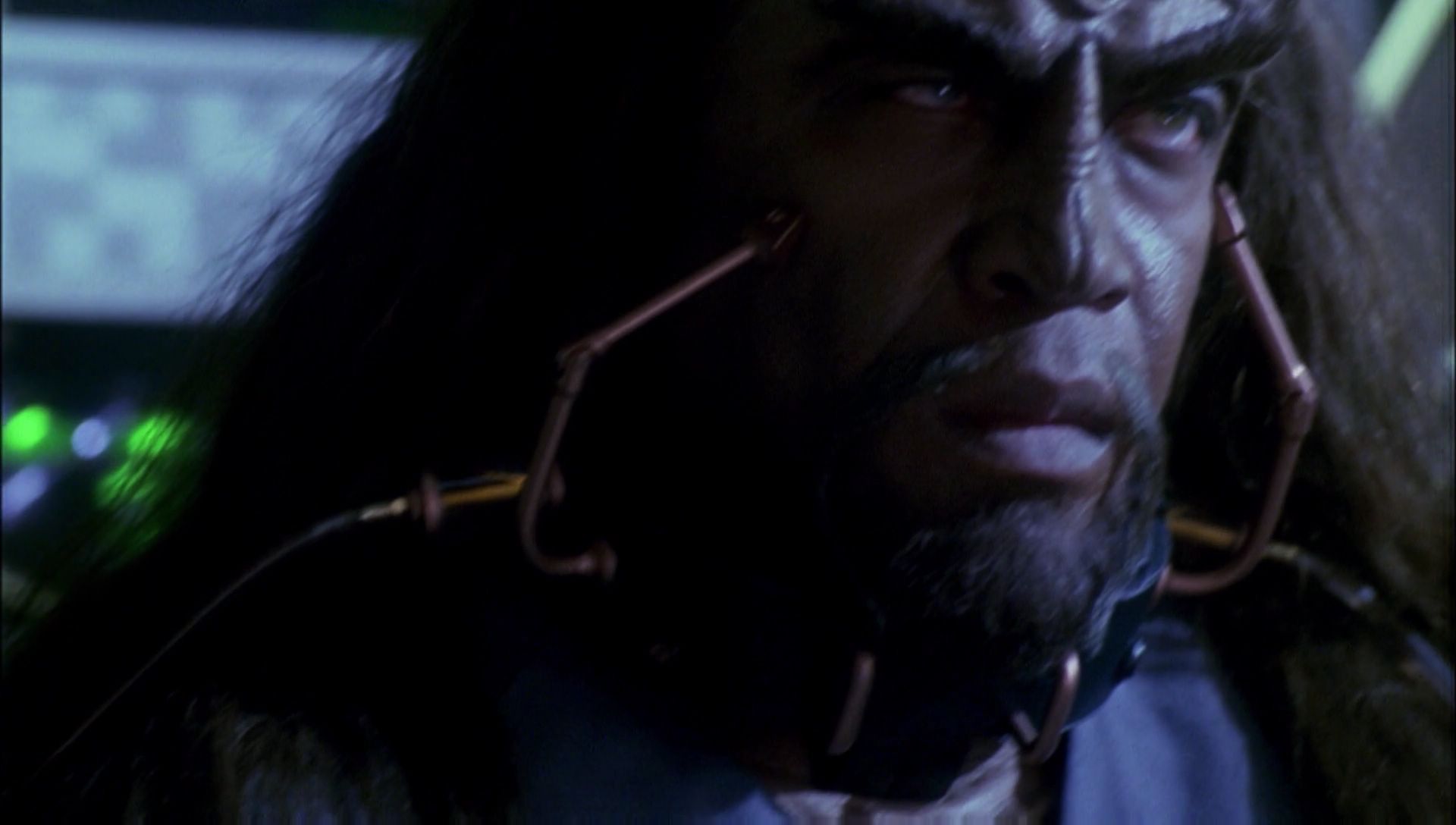 ariane179254_Enterprise_1x01-1x02_BrokenBow_2645.jpg