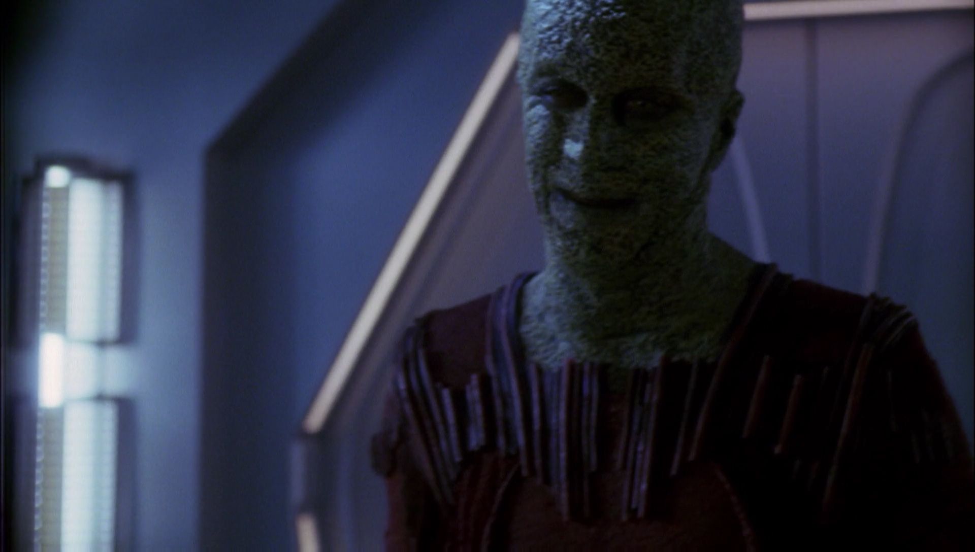 ariane179254_Enterprise_1x01-1x02_BrokenBow_2648.jpg
