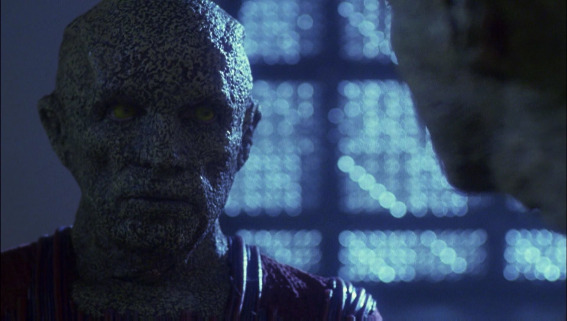 ariane179254_Enterprise_1x01-1x02_BrokenBow_2658.jpg