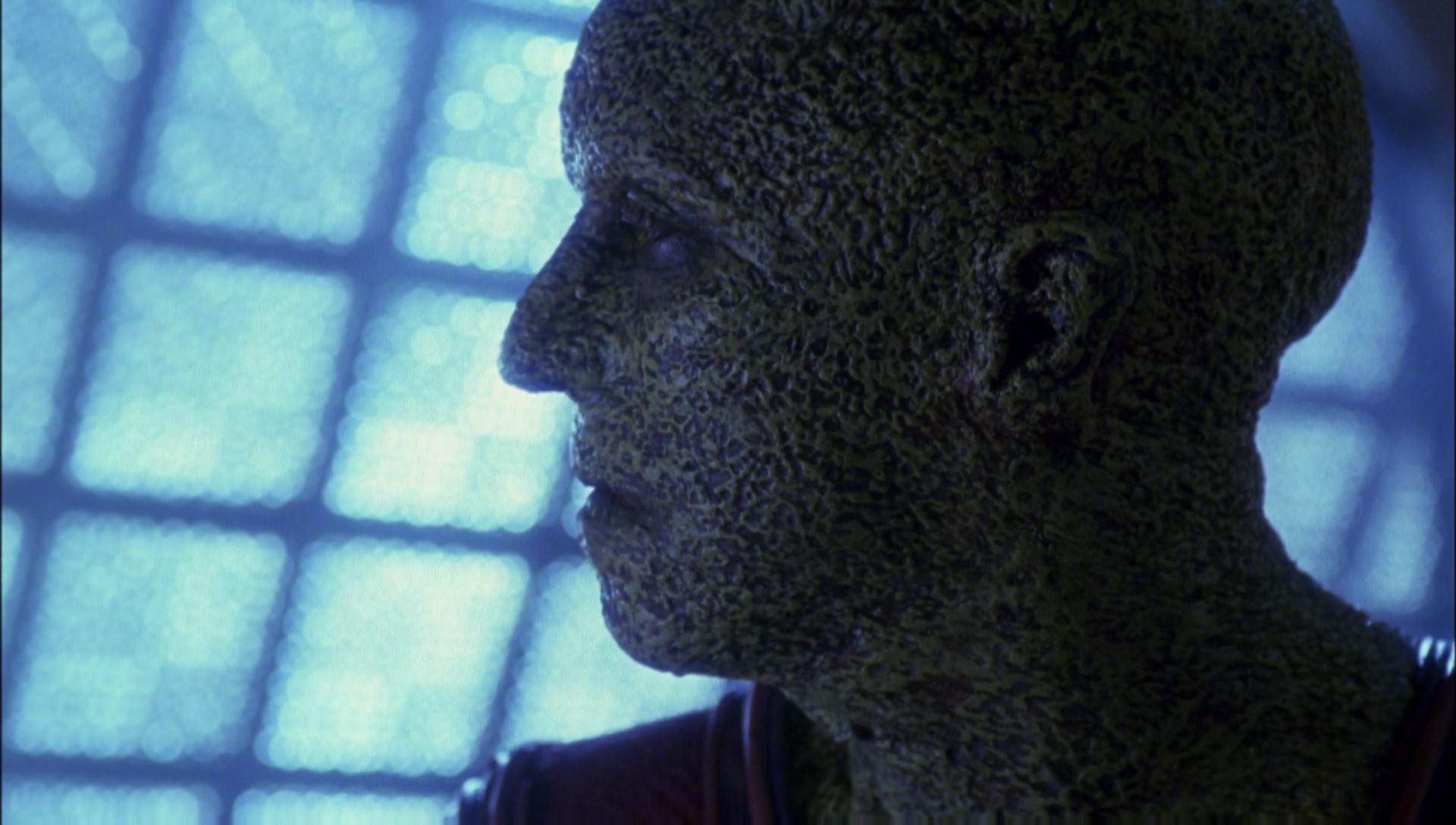 ariane179254_Enterprise_1x01-1x02_BrokenBow_2661.jpg