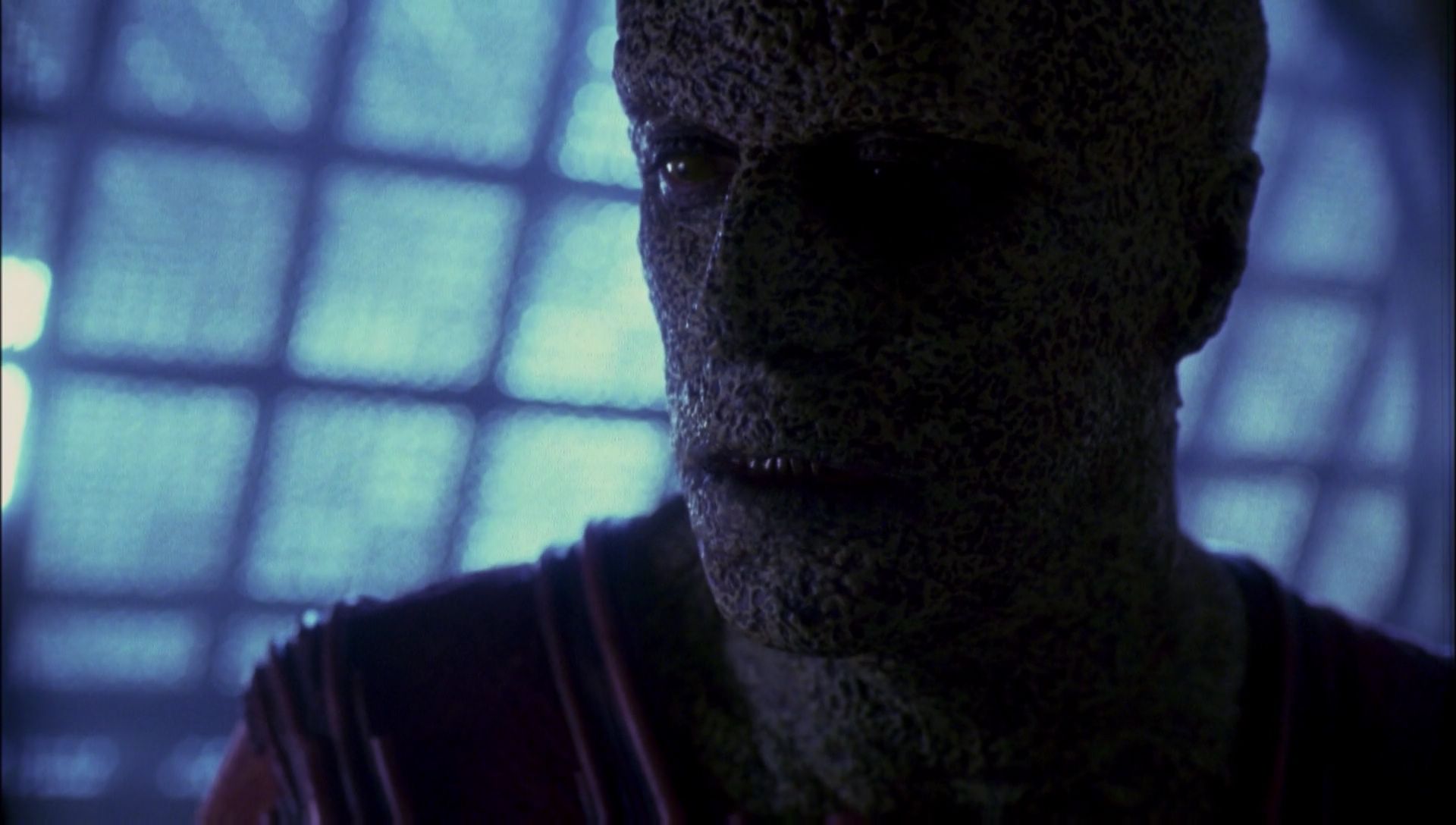 ariane179254_Enterprise_1x01-1x02_BrokenBow_2676.jpg