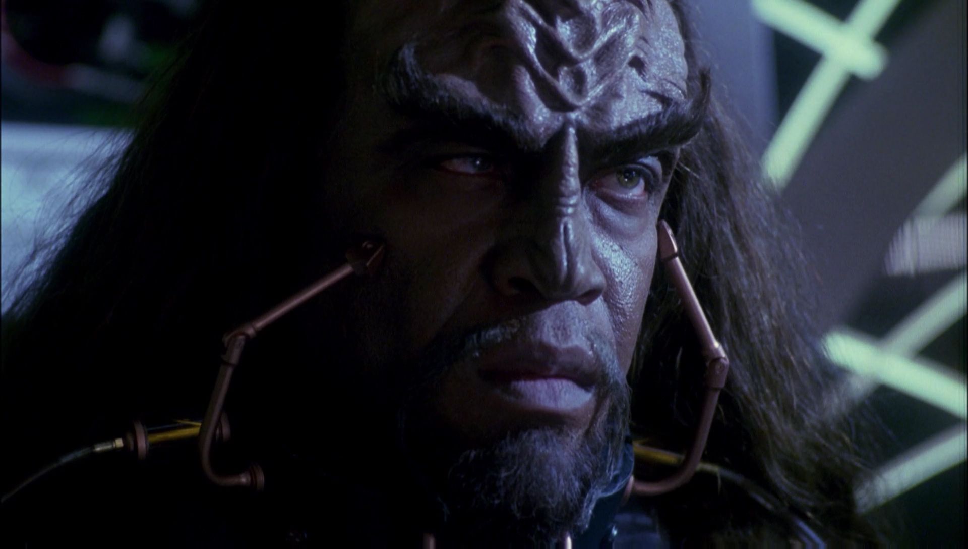 ariane179254_Enterprise_1x01-1x02_BrokenBow_2679.jpg