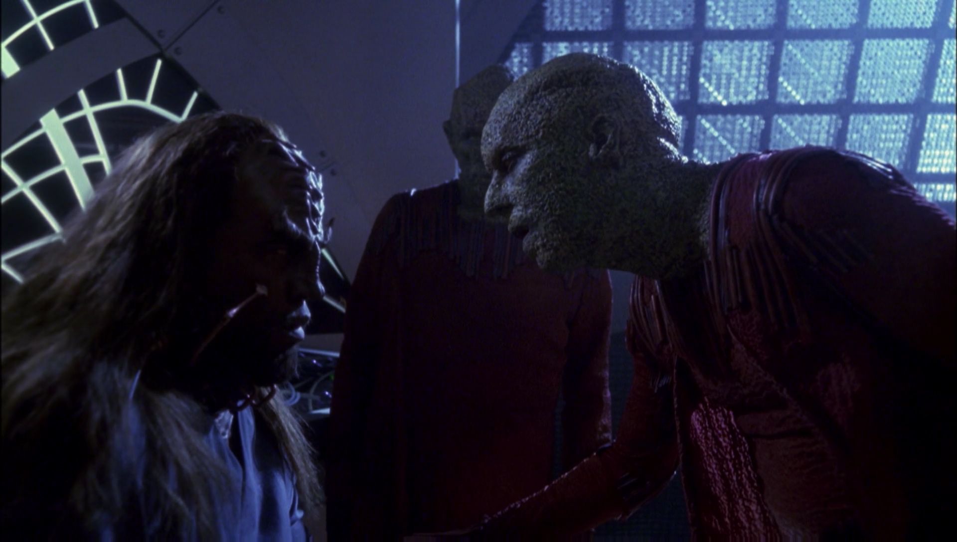 ariane179254_Enterprise_1x01-1x02_BrokenBow_2698.jpg