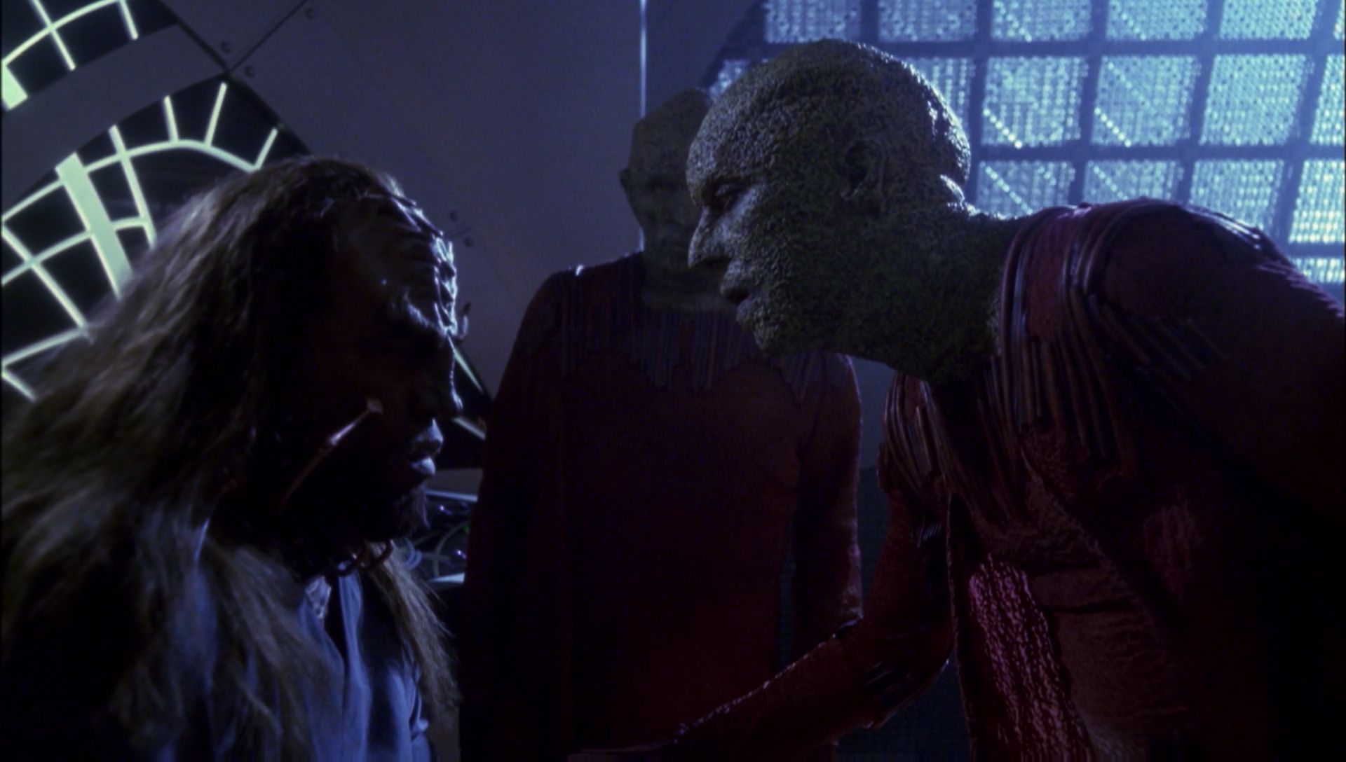 ariane179254_Enterprise_1x01-1x02_BrokenBow_2700.jpg