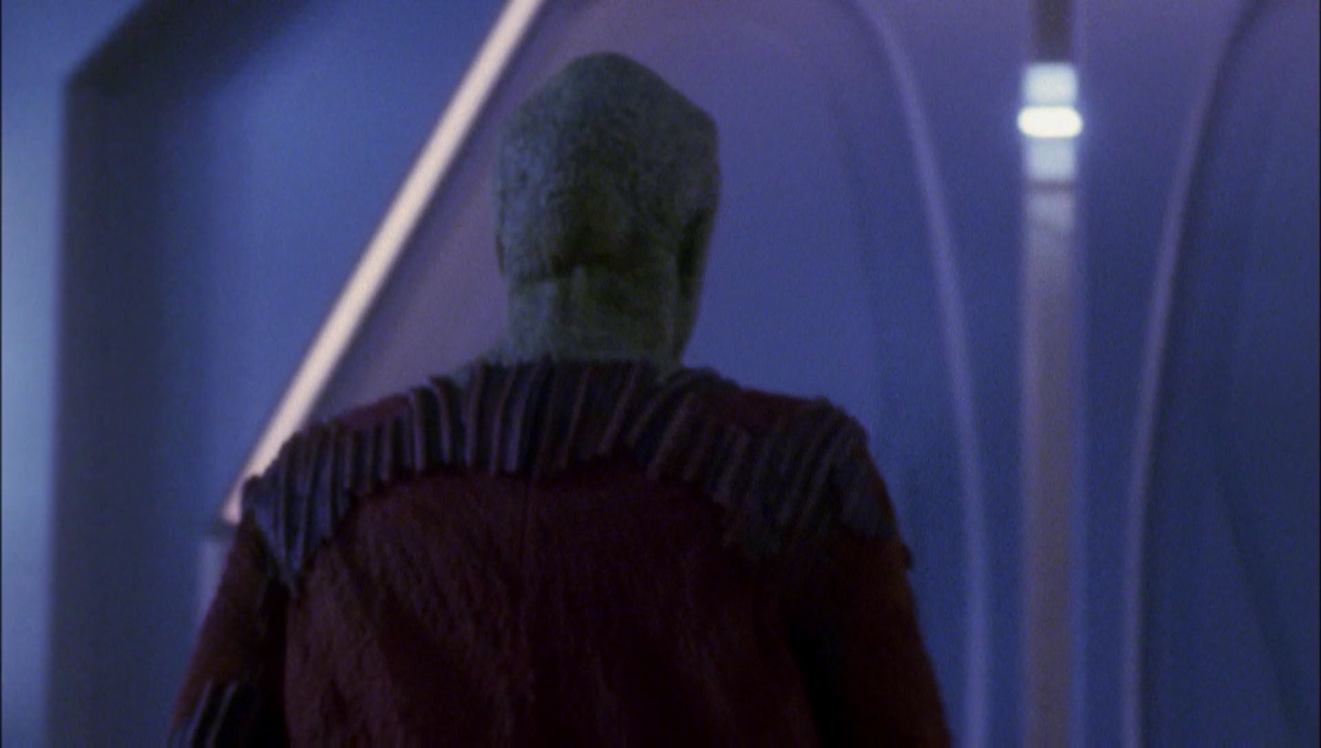 ariane179254_Enterprise_1x01-1x02_BrokenBow_2710.jpg