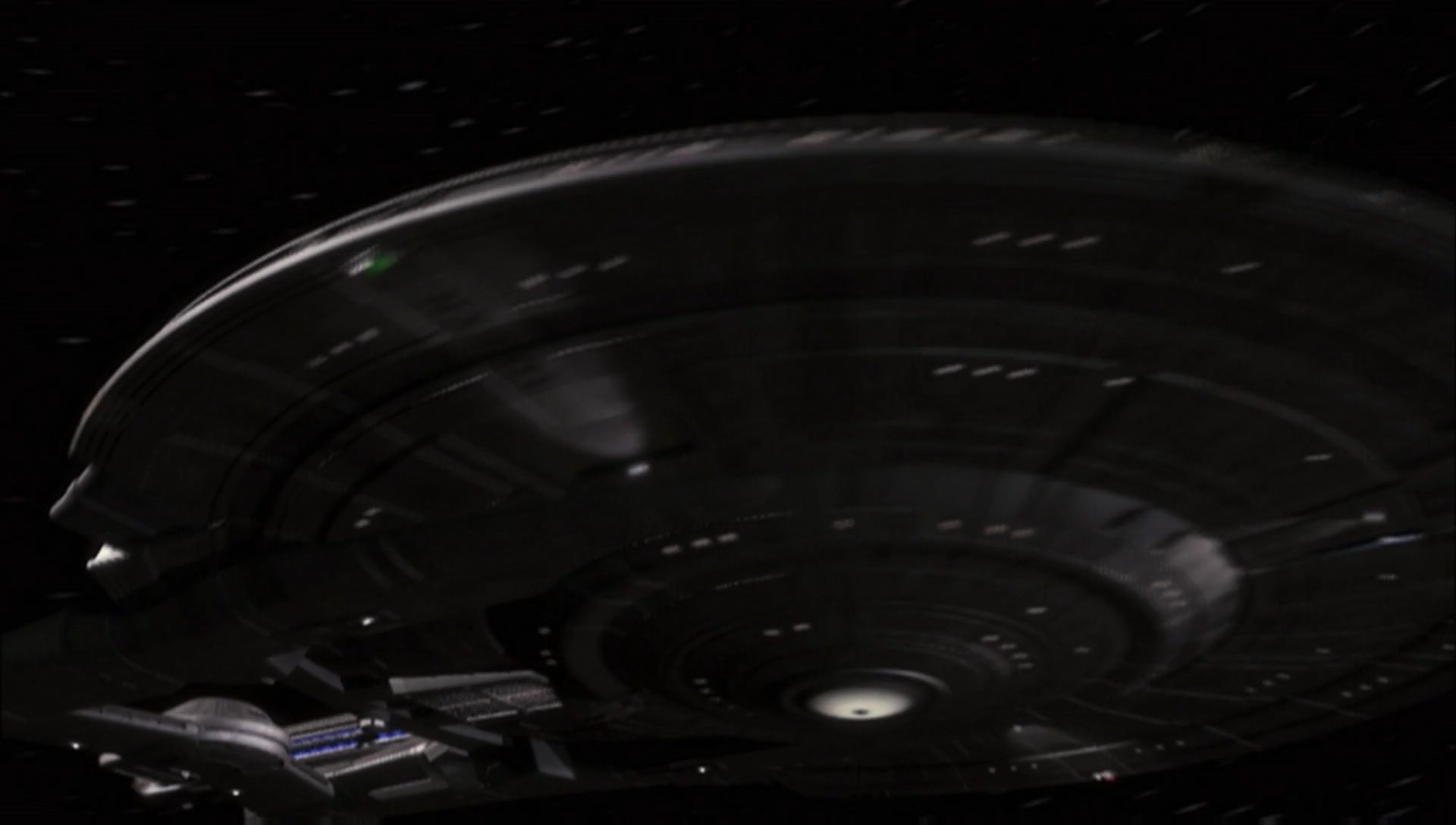 ariane179254_Enterprise_1x01-1x02_BrokenBow_2717.jpg