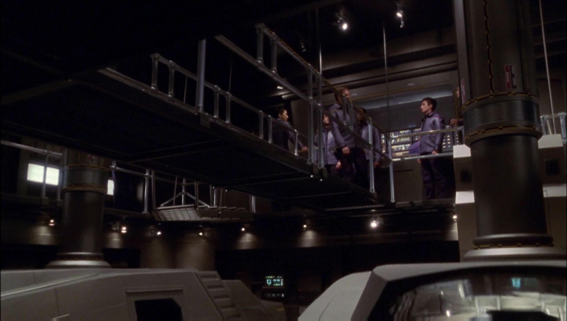 ariane179254_Enterprise_1x01-1x02_BrokenBow_2727.jpg