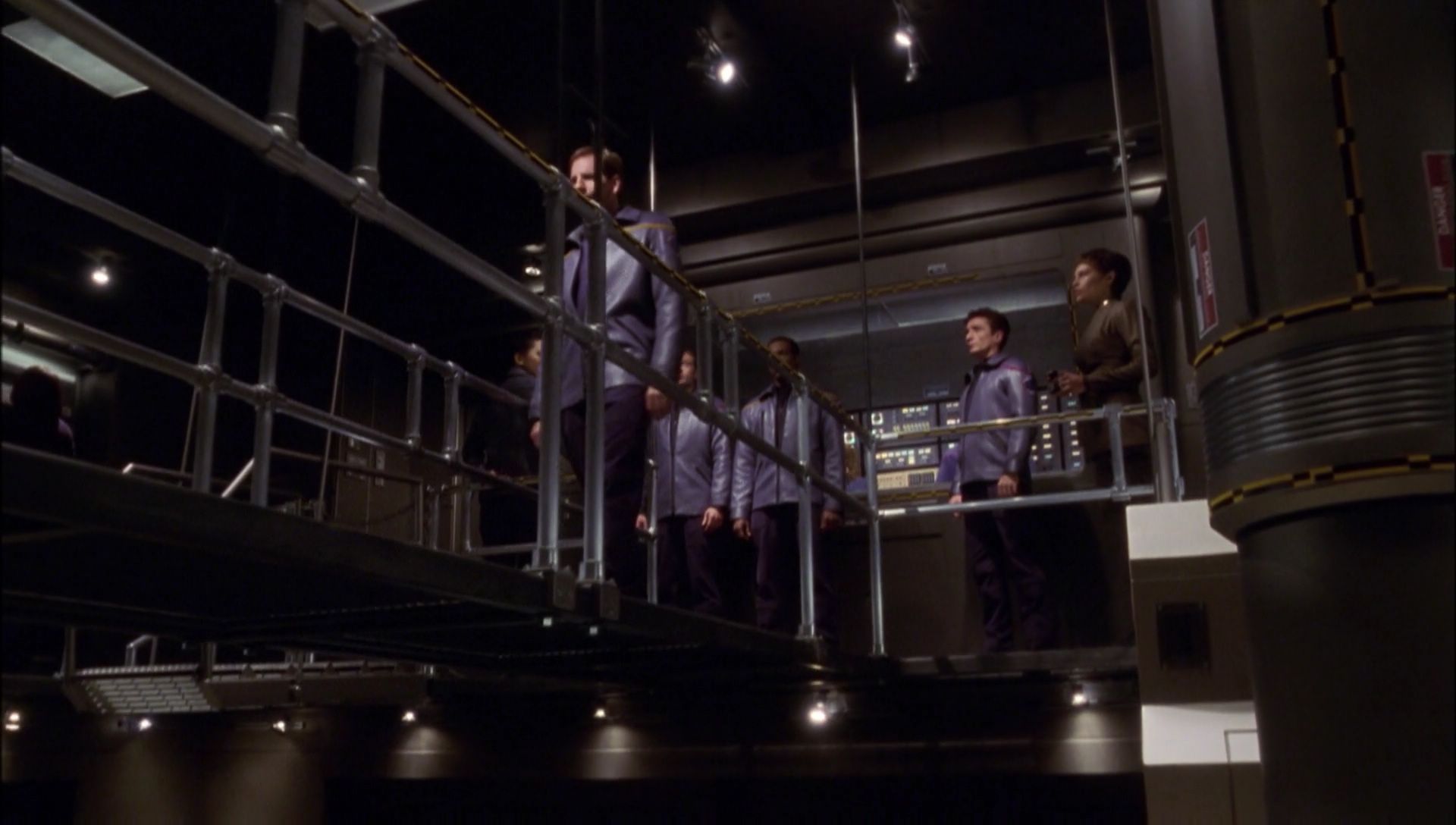 ariane179254_Enterprise_1x01-1x02_BrokenBow_2730.jpg