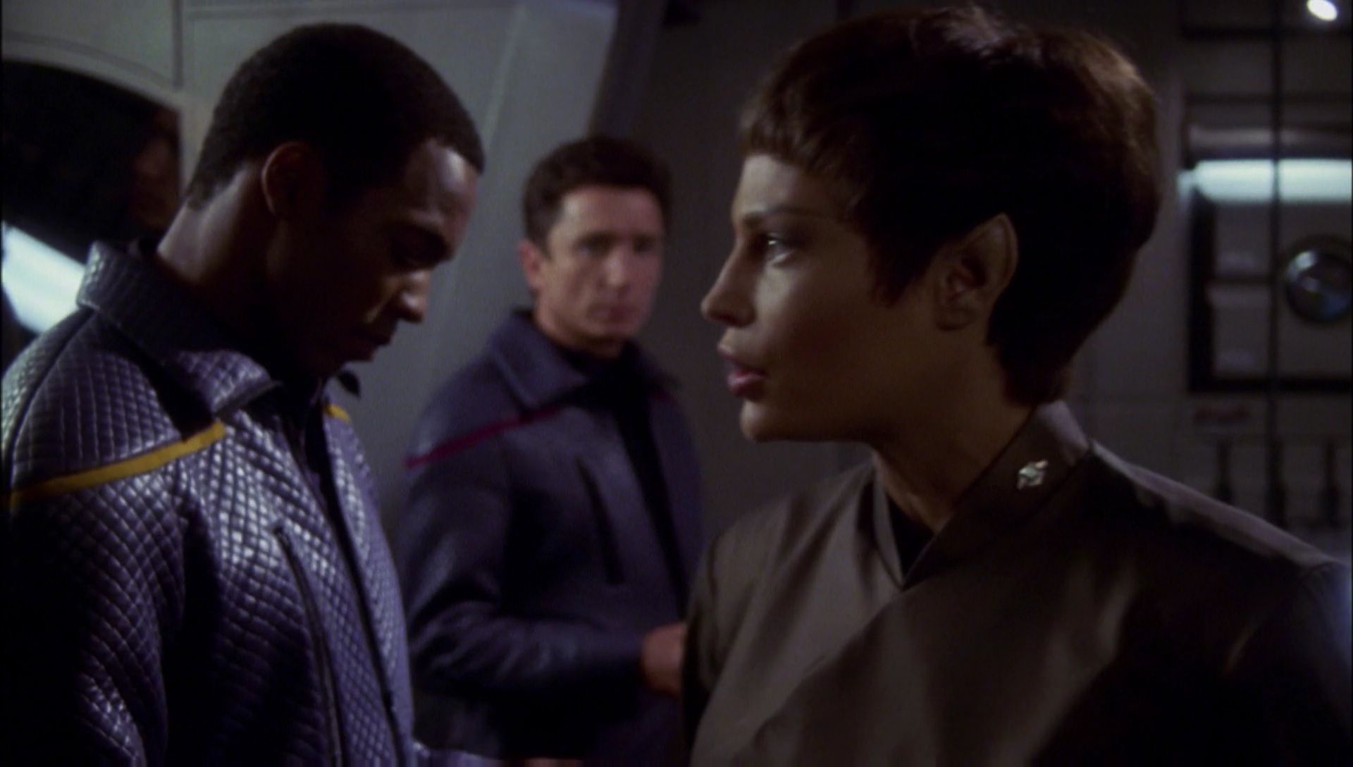 ariane179254_Enterprise_1x01-1x02_BrokenBow_2737.jpg