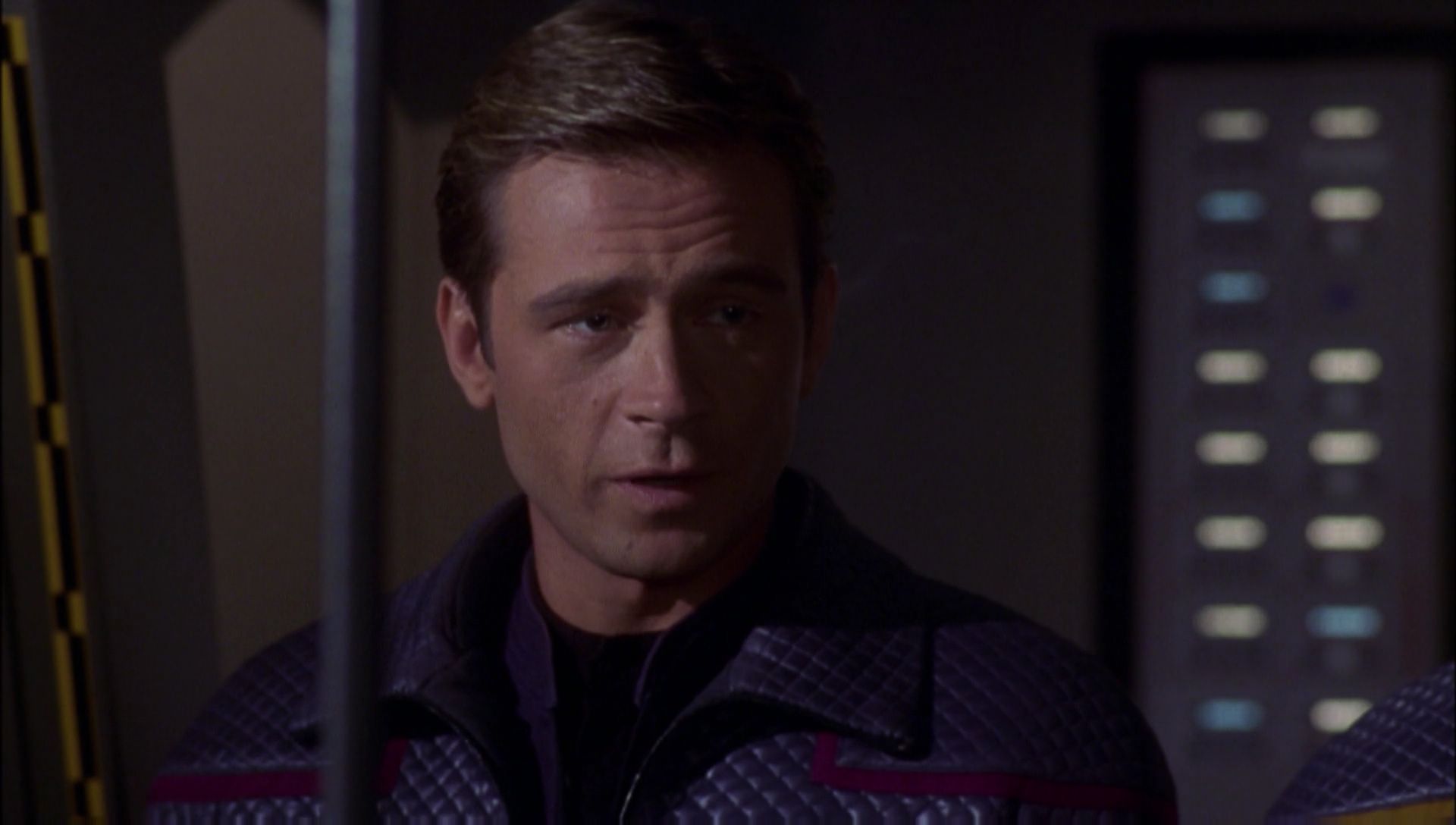 ariane179254_Enterprise_1x01-1x02_BrokenBow_2751.jpg