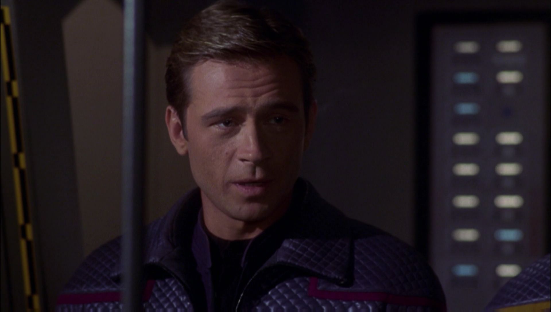ariane179254_Enterprise_1x01-1x02_BrokenBow_2752.jpg