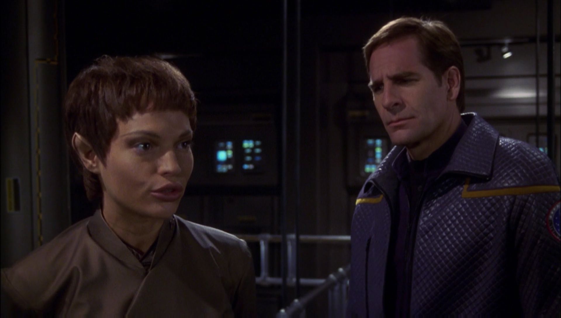 ariane179254_Enterprise_1x01-1x02_BrokenBow_2756.jpg