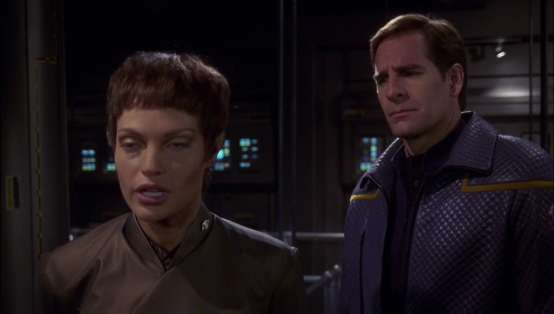 ariane179254_Enterprise_1x01-1x02_BrokenBow_2757.jpg