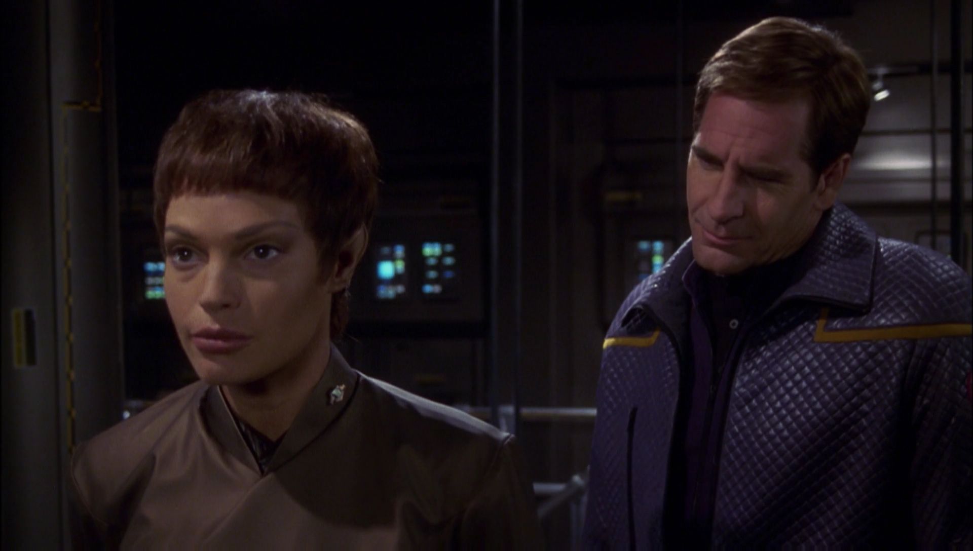 ariane179254_Enterprise_1x01-1x02_BrokenBow_2760.jpg
