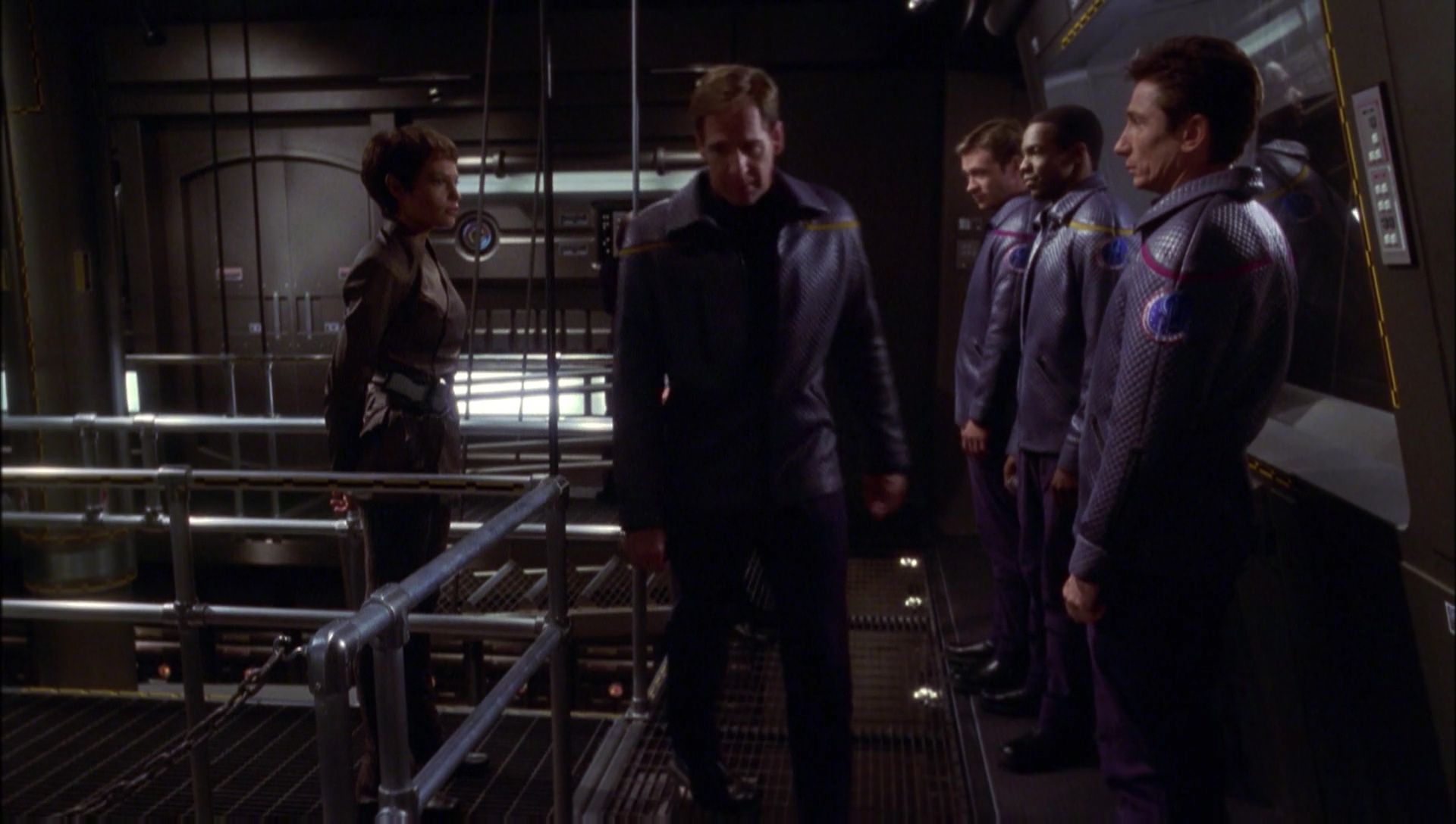 ariane179254_Enterprise_1x01-1x02_BrokenBow_2766.jpg