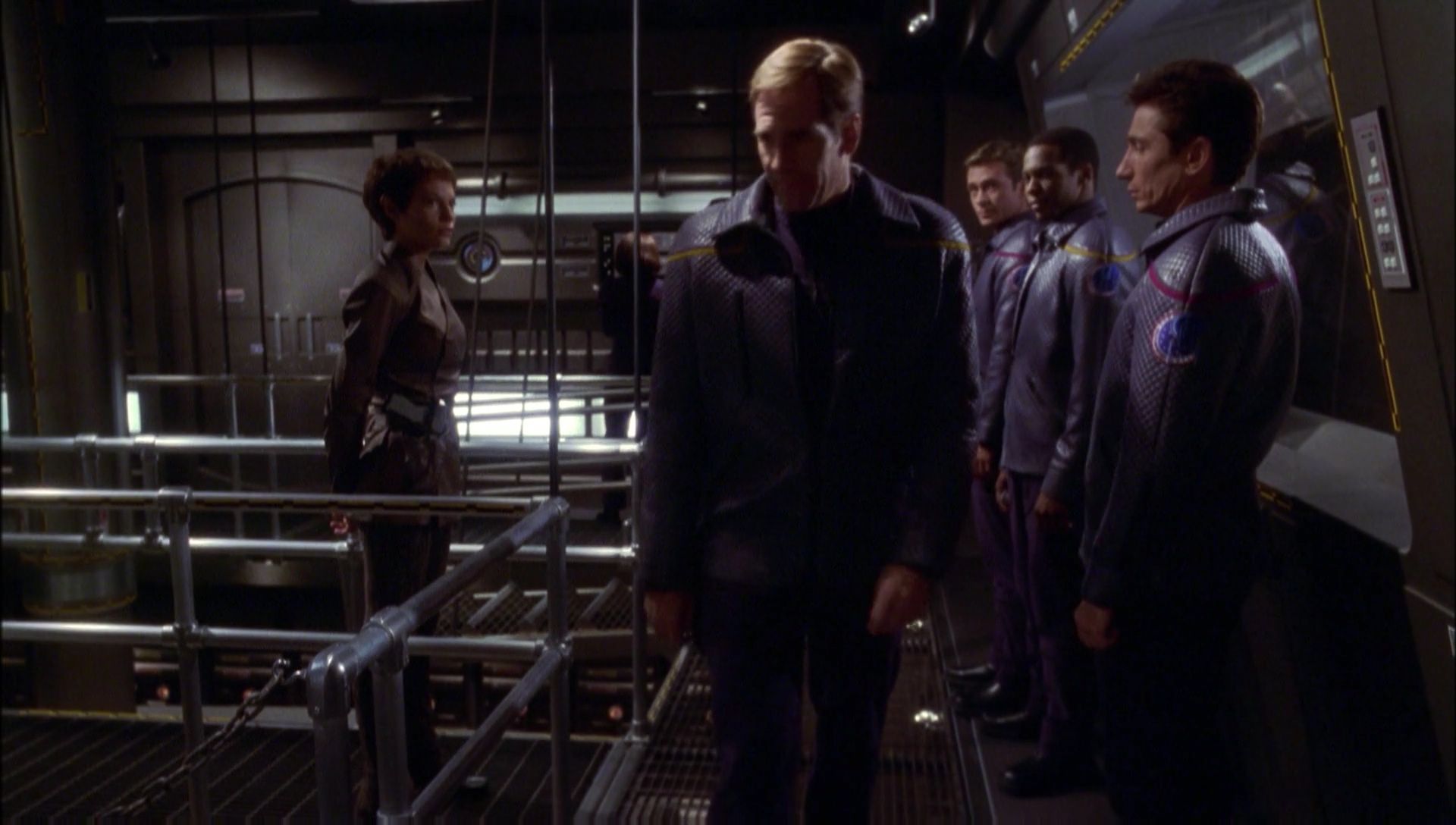 ariane179254_Enterprise_1x01-1x02_BrokenBow_2767.jpg