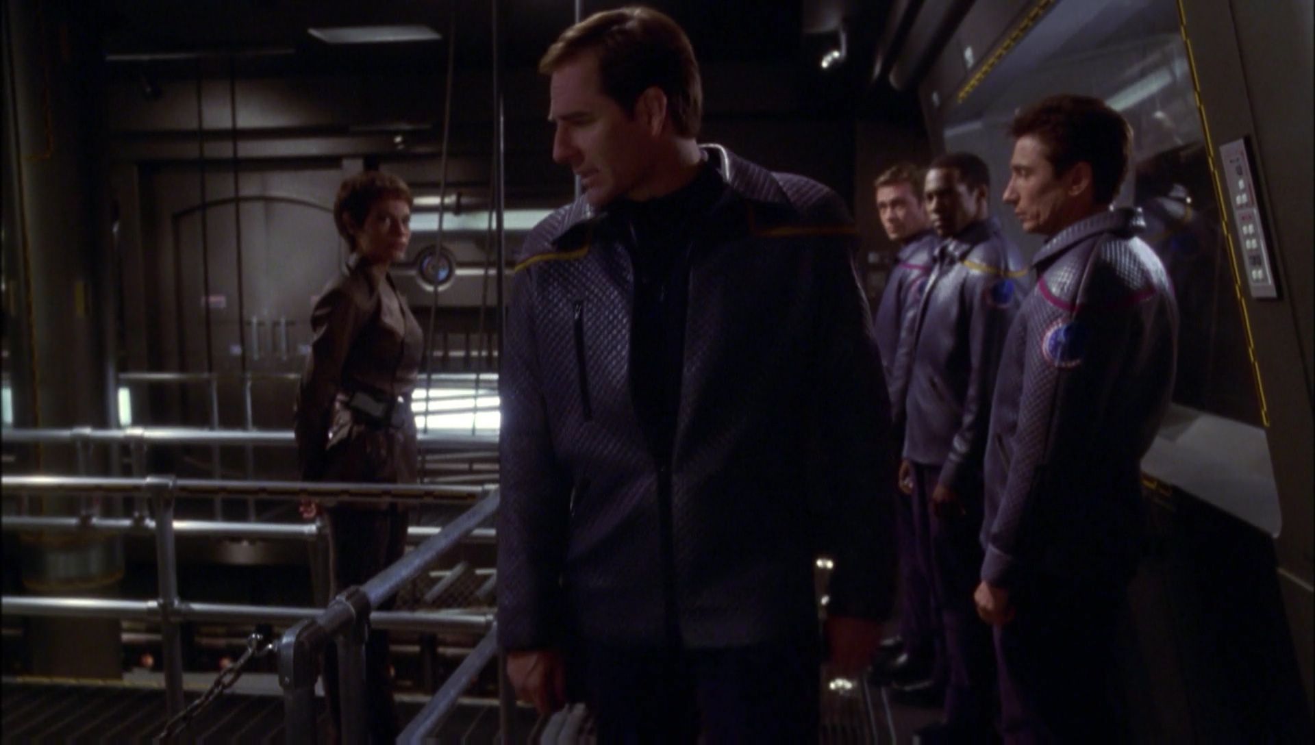 ariane179254_Enterprise_1x01-1x02_BrokenBow_2768.jpg