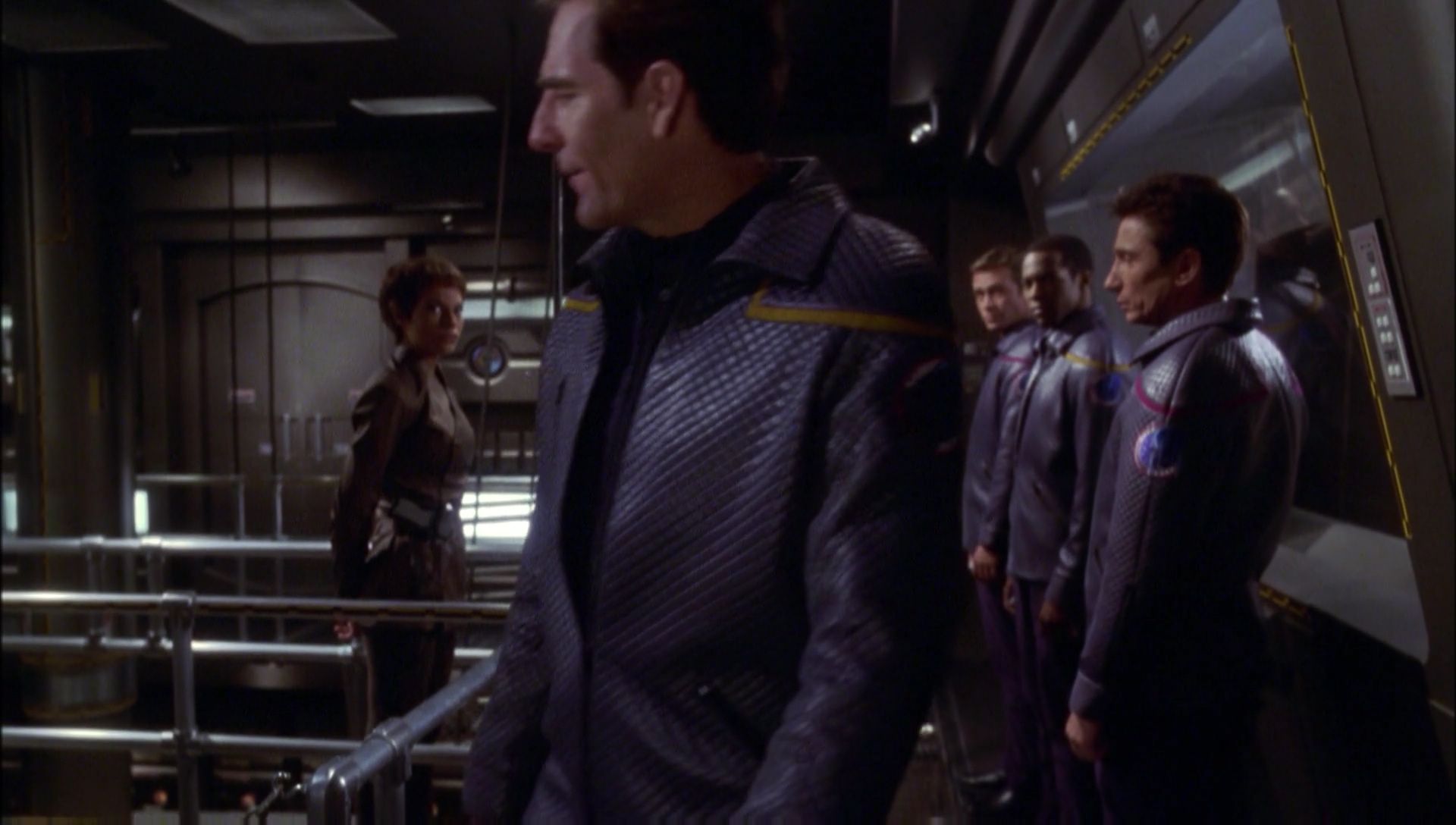ariane179254_Enterprise_1x01-1x02_BrokenBow_2769.jpg