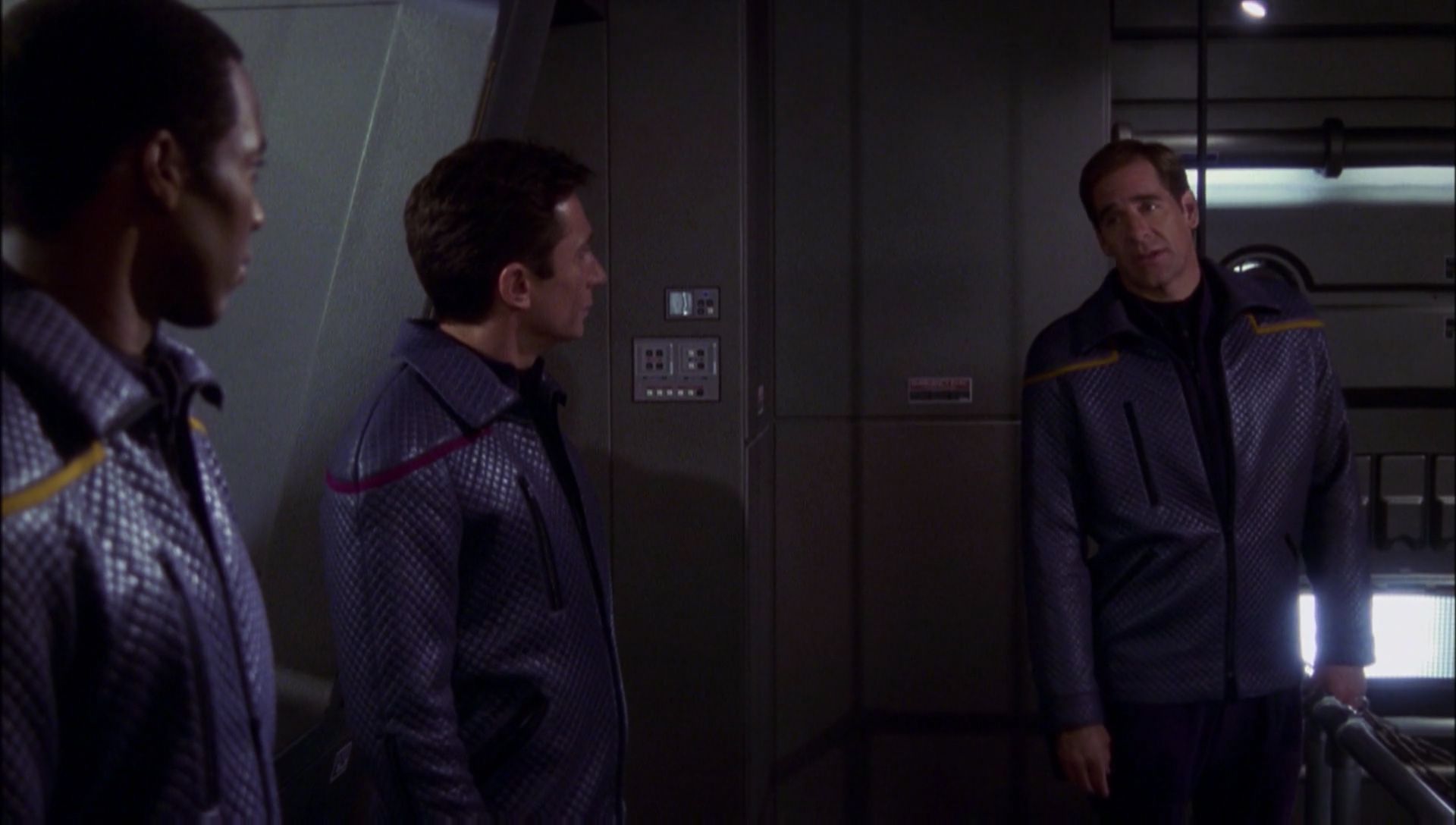 ariane179254_Enterprise_1x01-1x02_BrokenBow_2773.jpg