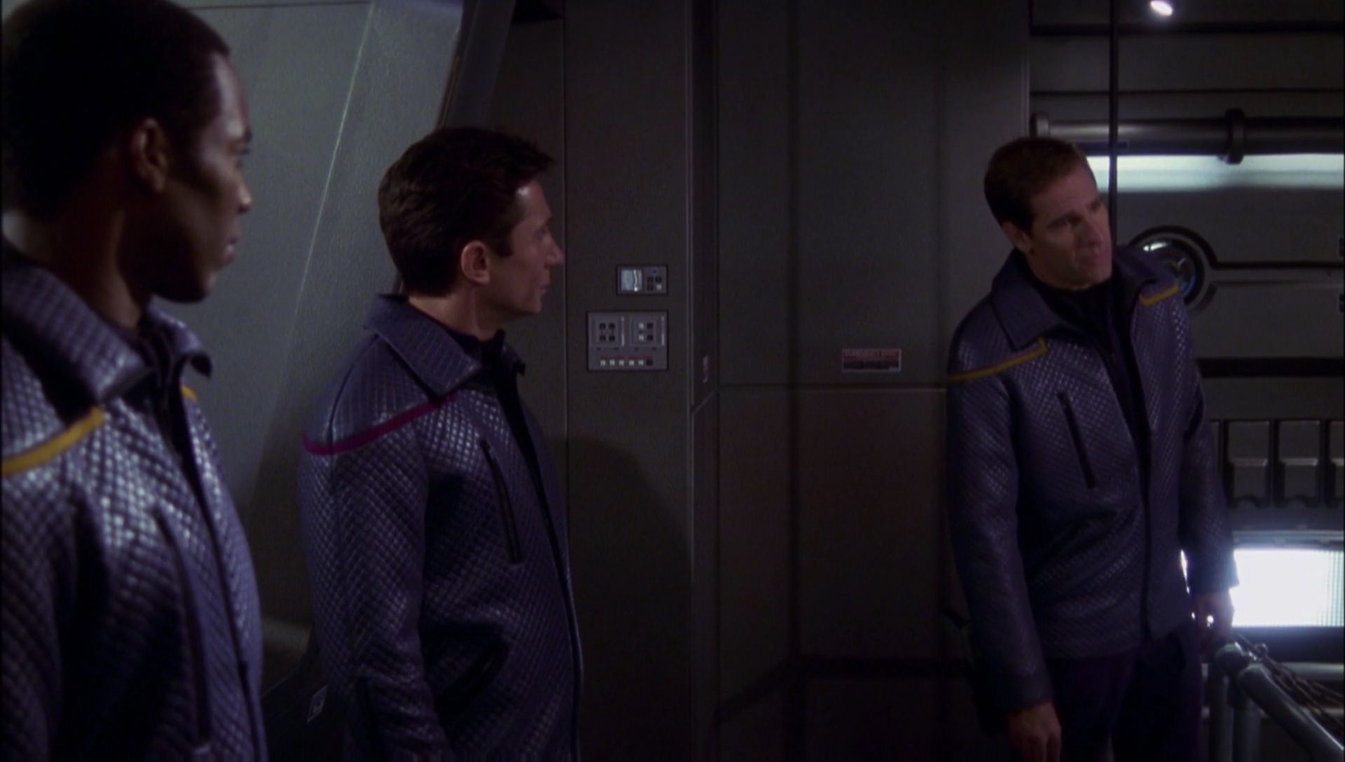 ariane179254_Enterprise_1x01-1x02_BrokenBow_2776.jpg