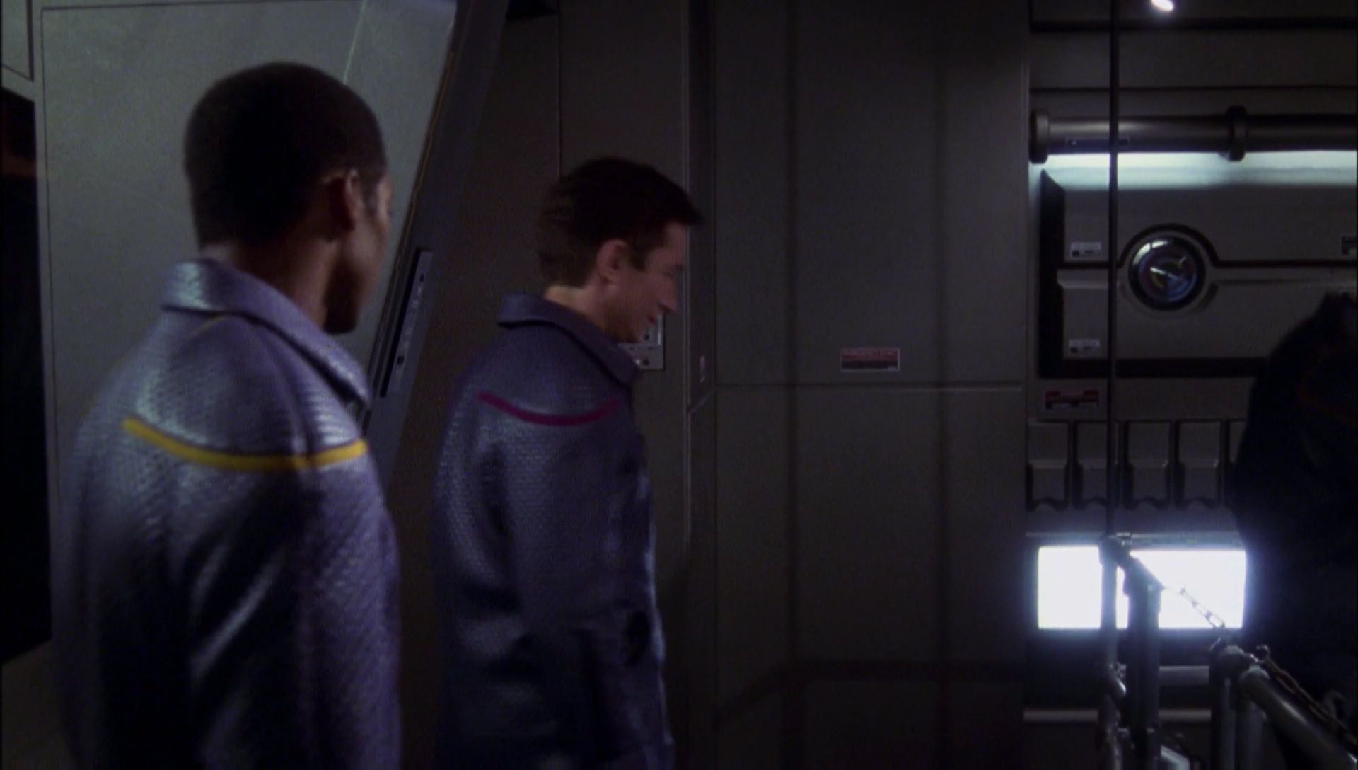 ariane179254_Enterprise_1x01-1x02_BrokenBow_2778.jpg