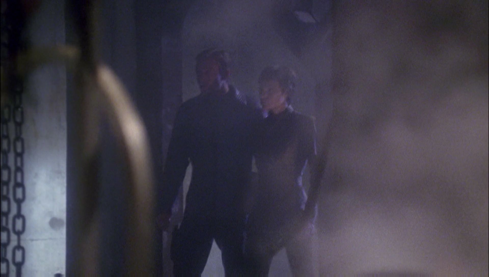 ariane179254_Enterprise_1x01-1x02_BrokenBow_2814.jpg