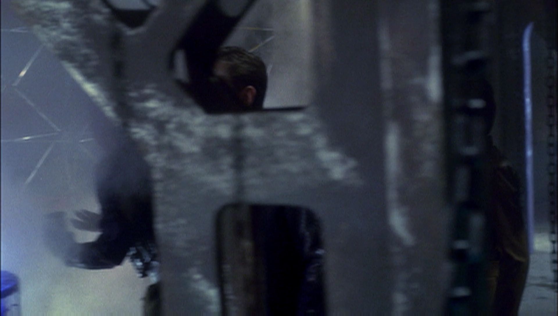 ariane179254_Enterprise_1x01-1x02_BrokenBow_2822.jpg