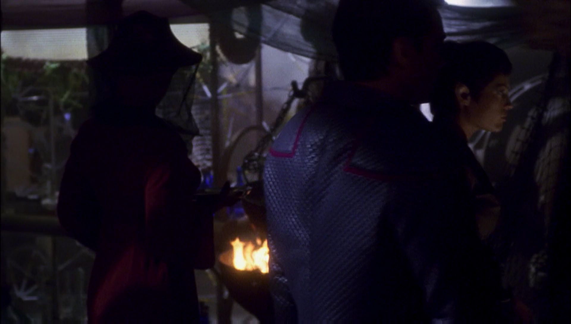 ariane179254_Enterprise_1x01-1x02_BrokenBow_2867.jpg