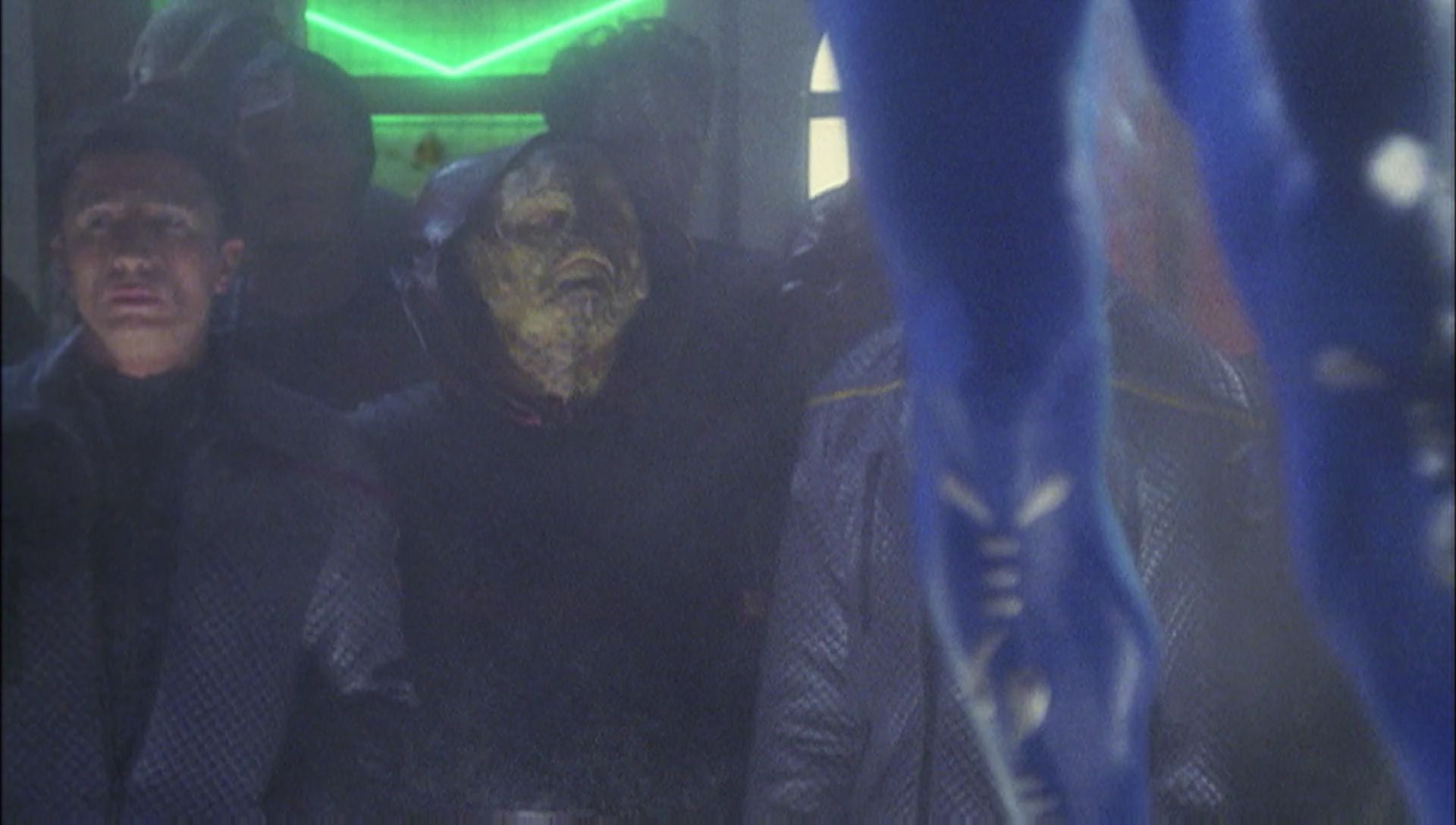 ariane179254_Enterprise_1x01-1x02_BrokenBow_2885.jpg