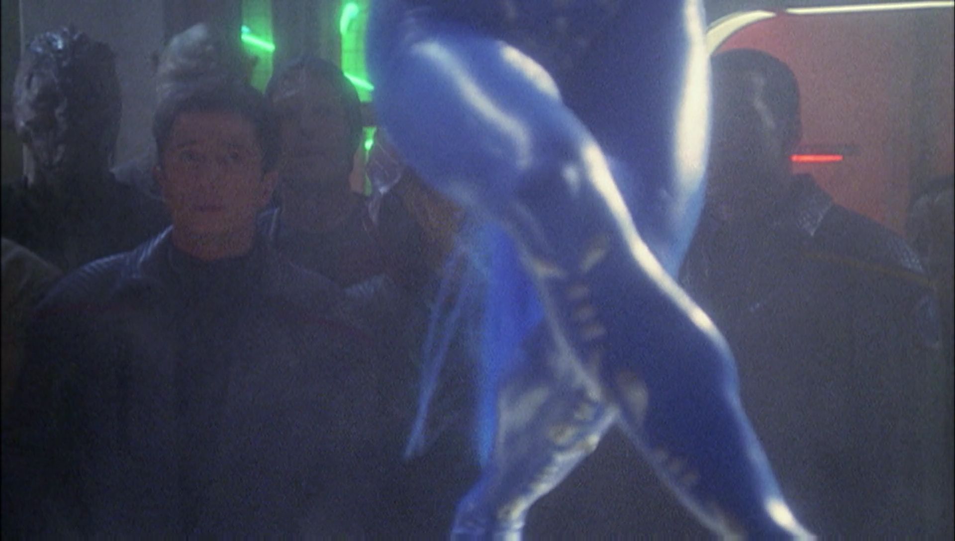 ariane179254_Enterprise_1x01-1x02_BrokenBow_2887.jpg