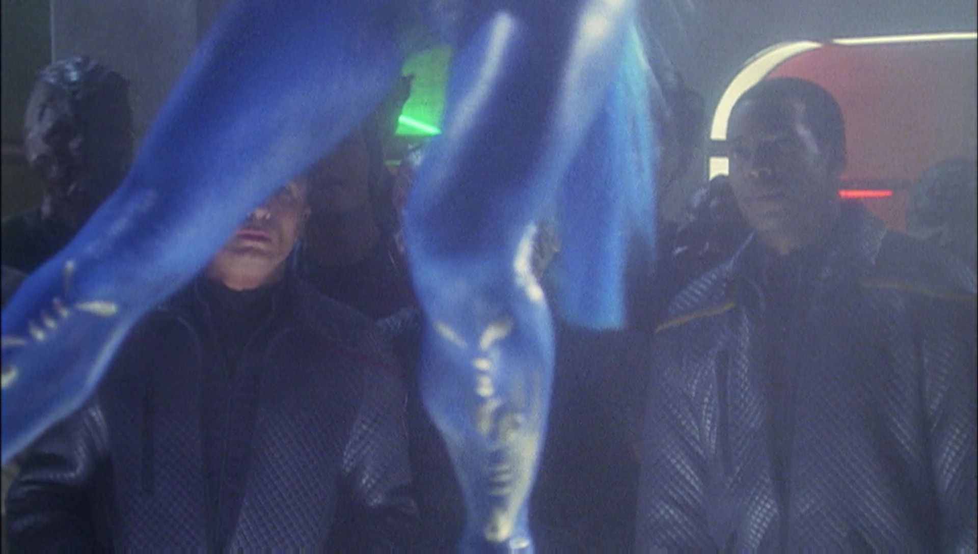 ariane179254_Enterprise_1x01-1x02_BrokenBow_2888.jpg