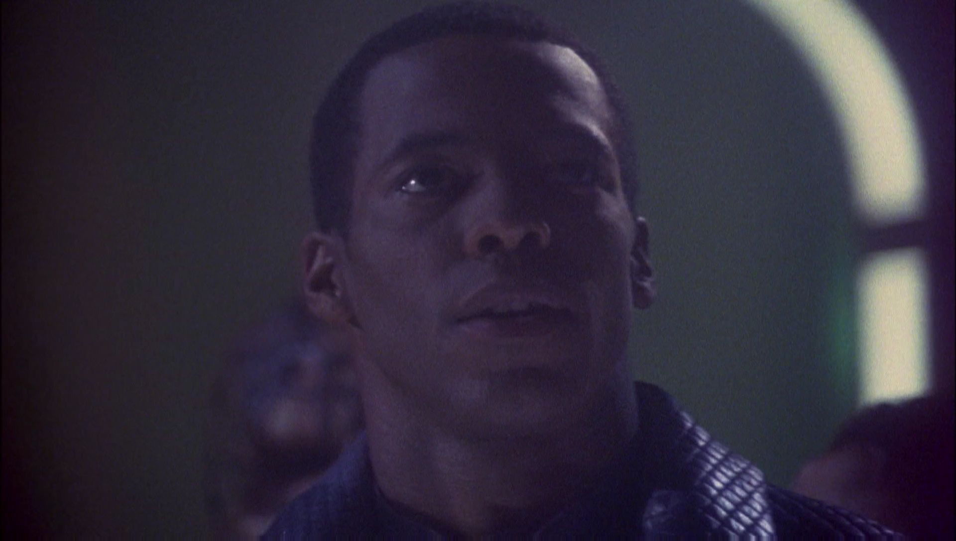 ariane179254_Enterprise_1x01-1x02_BrokenBow_2898.jpg