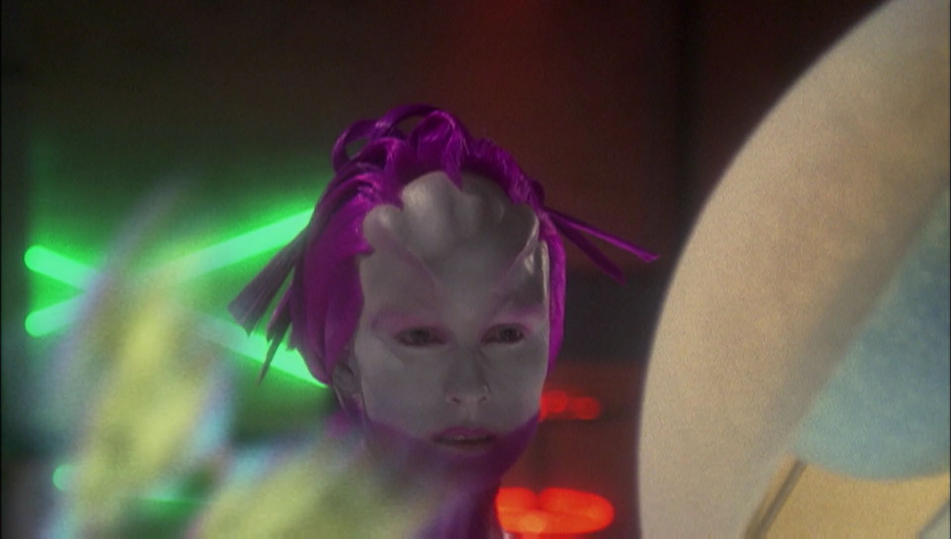 ariane179254_Enterprise_1x01-1x02_BrokenBow_2902.jpg