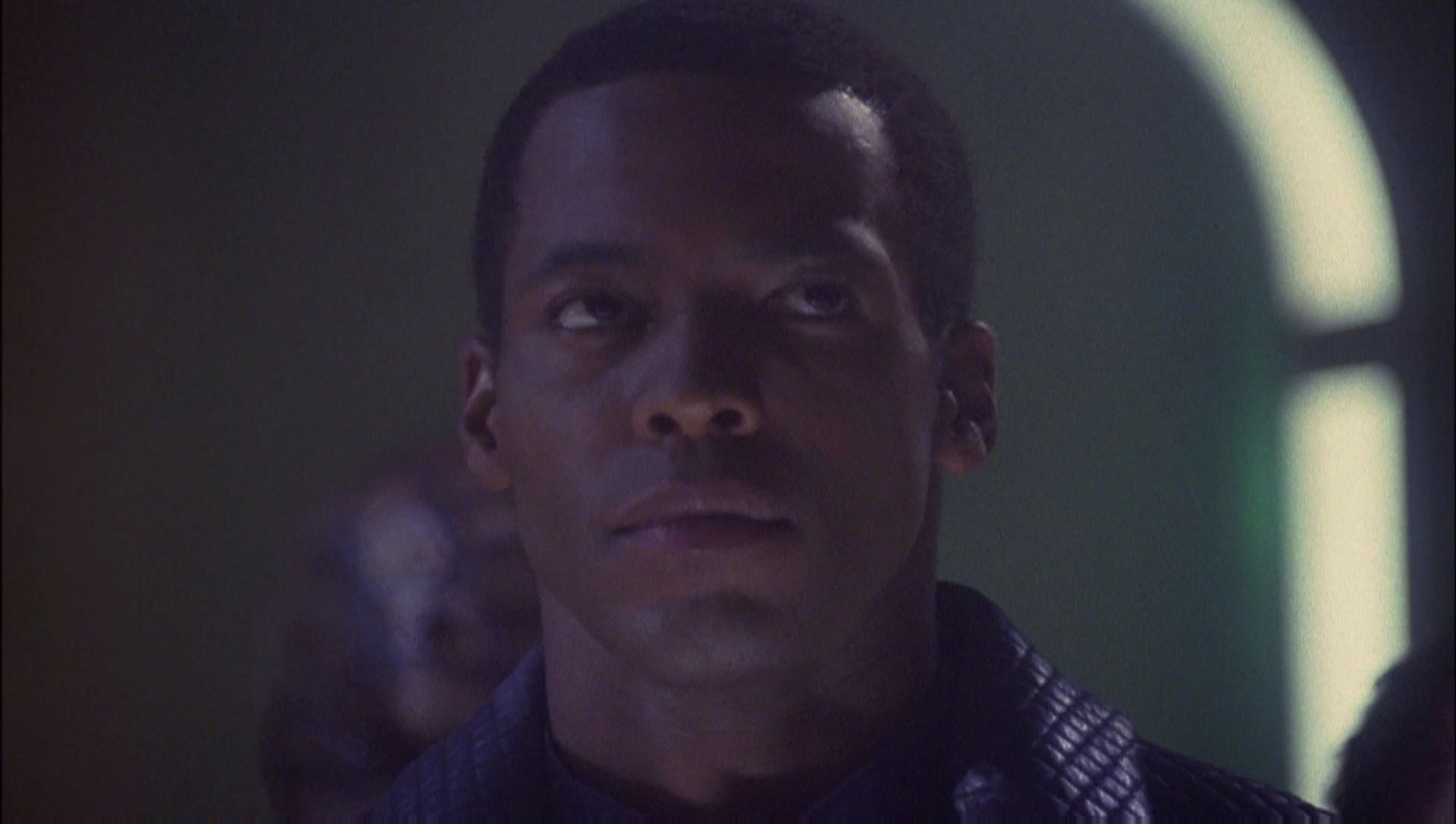 ariane179254_Enterprise_1x01-1x02_BrokenBow_2904.jpg