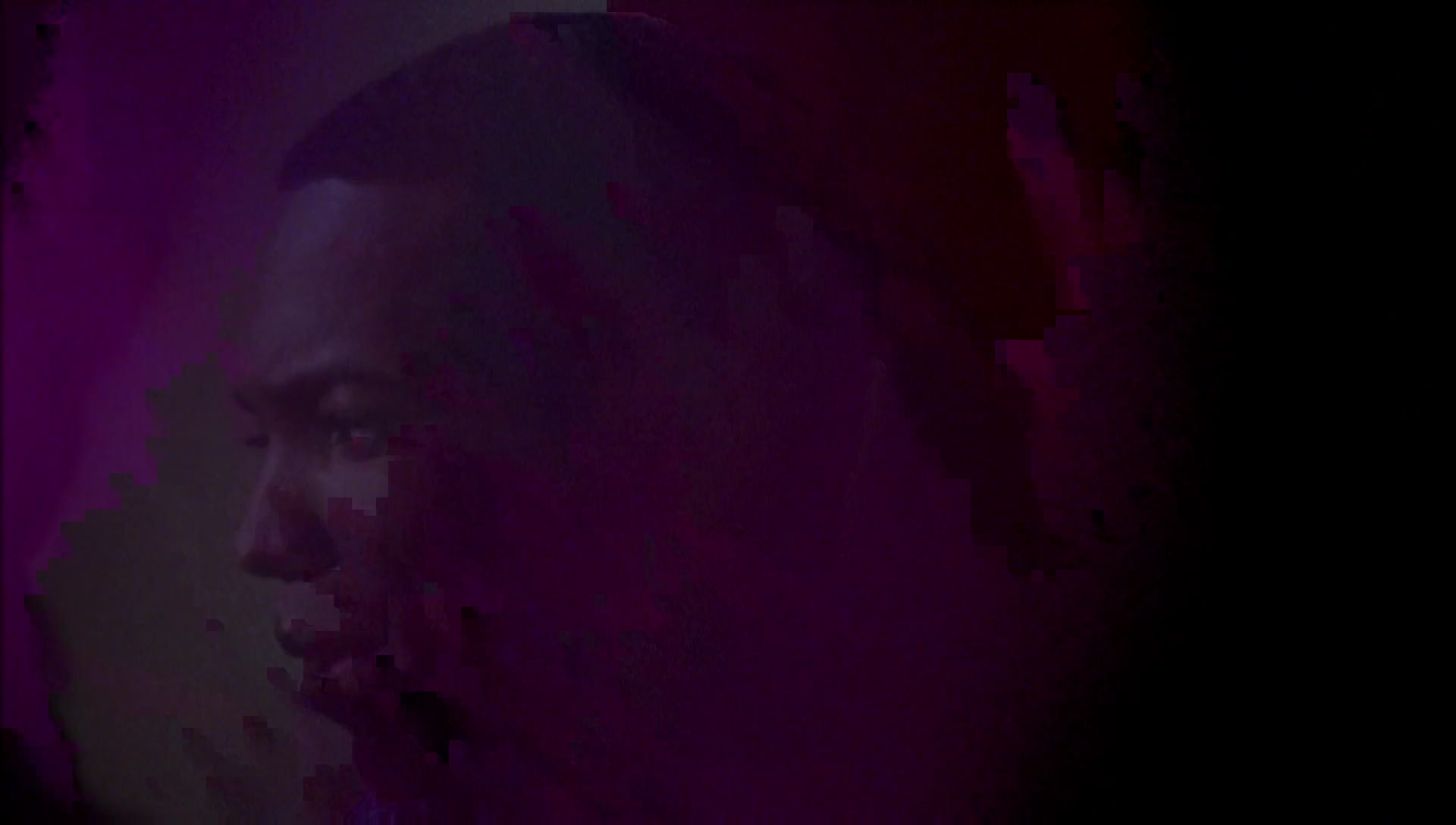ariane179254_Enterprise_1x01-1x02_BrokenBow_2916.jpg