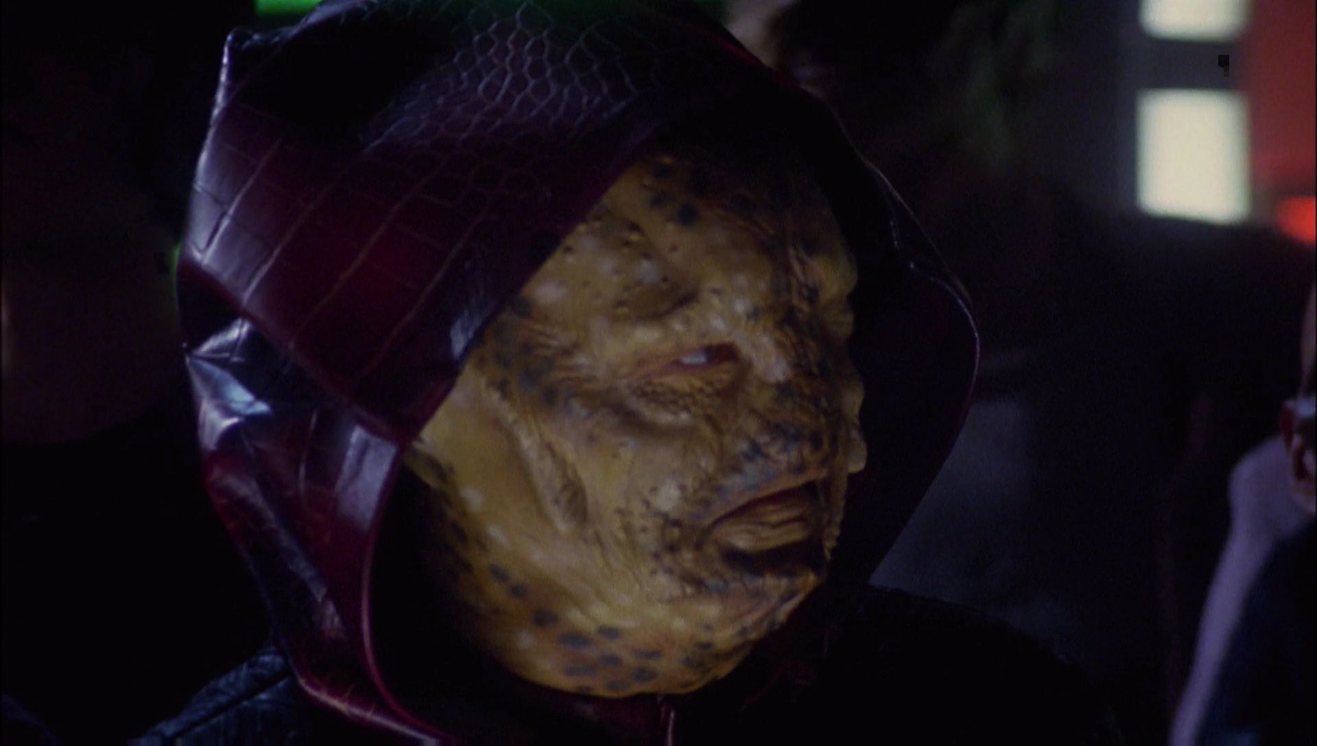ariane179254_Enterprise_1x01-1x02_BrokenBow_2920.jpg