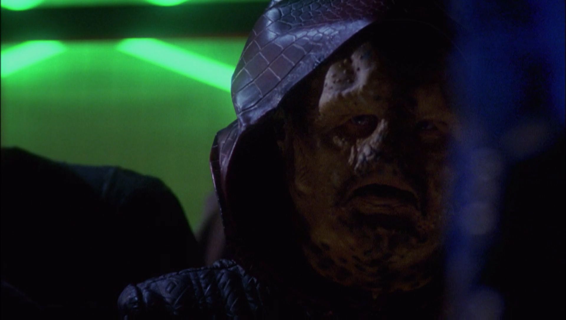 ariane179254_Enterprise_1x01-1x02_BrokenBow_2925.jpg
