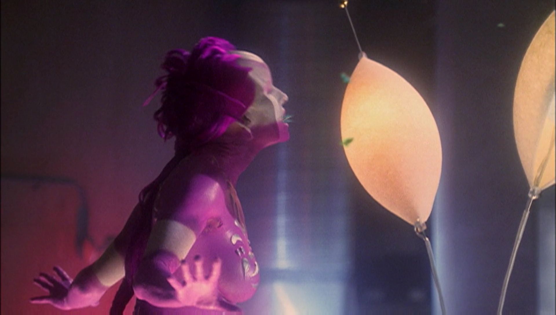 ariane179254_Enterprise_1x01-1x02_BrokenBow_2939.jpg