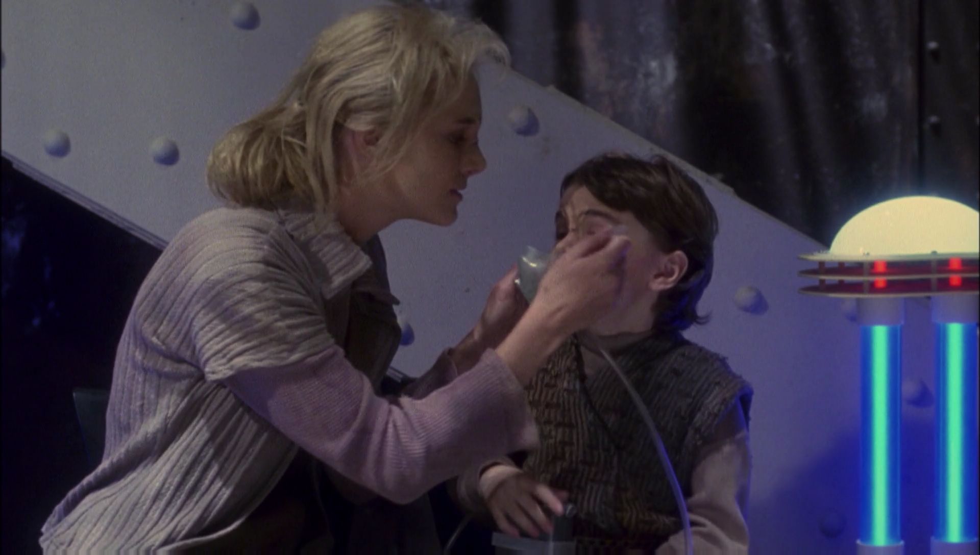 ariane179254_Enterprise_1x01-1x02_BrokenBow_2974.jpg