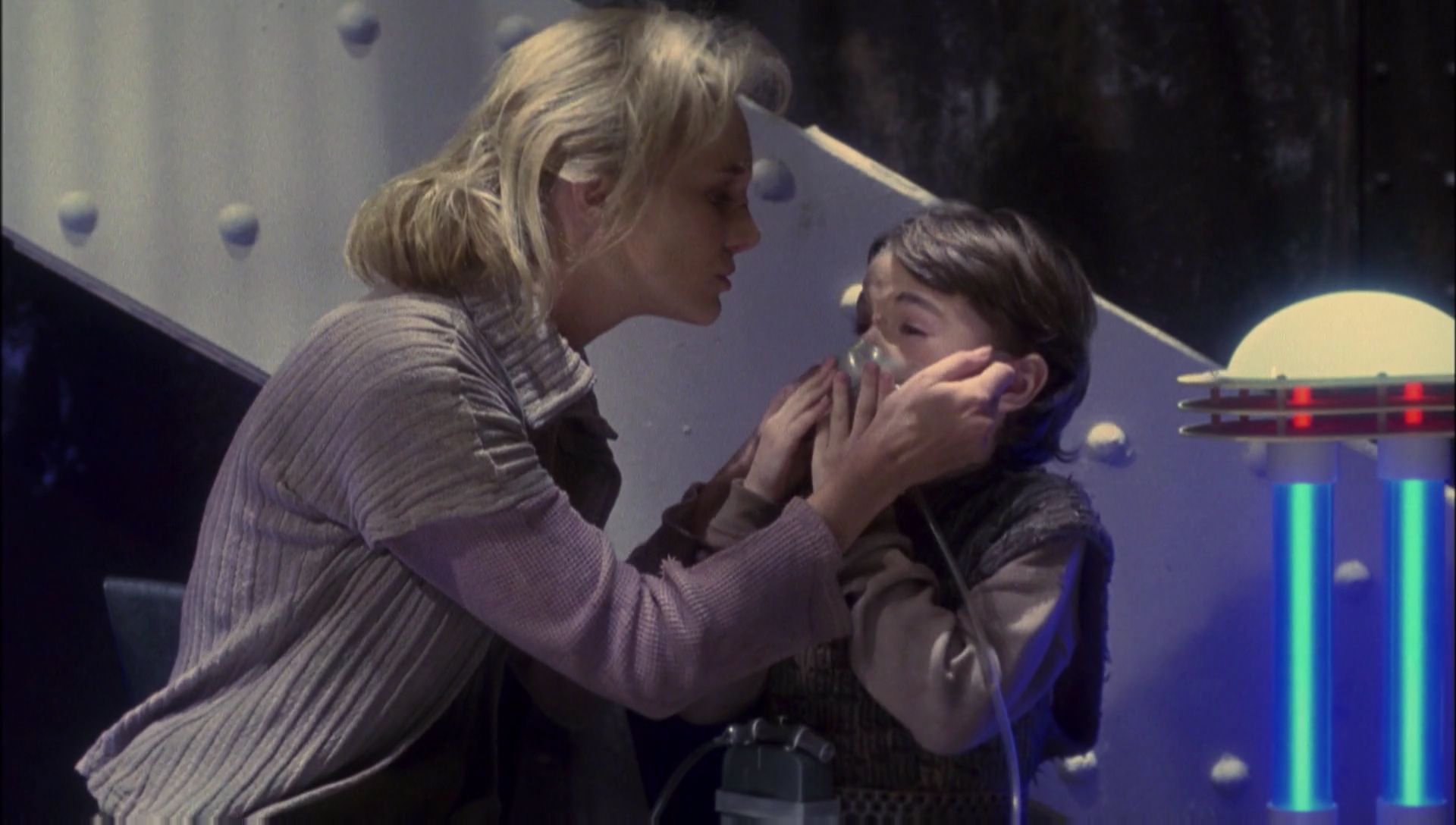 ariane179254_Enterprise_1x01-1x02_BrokenBow_2975.jpg