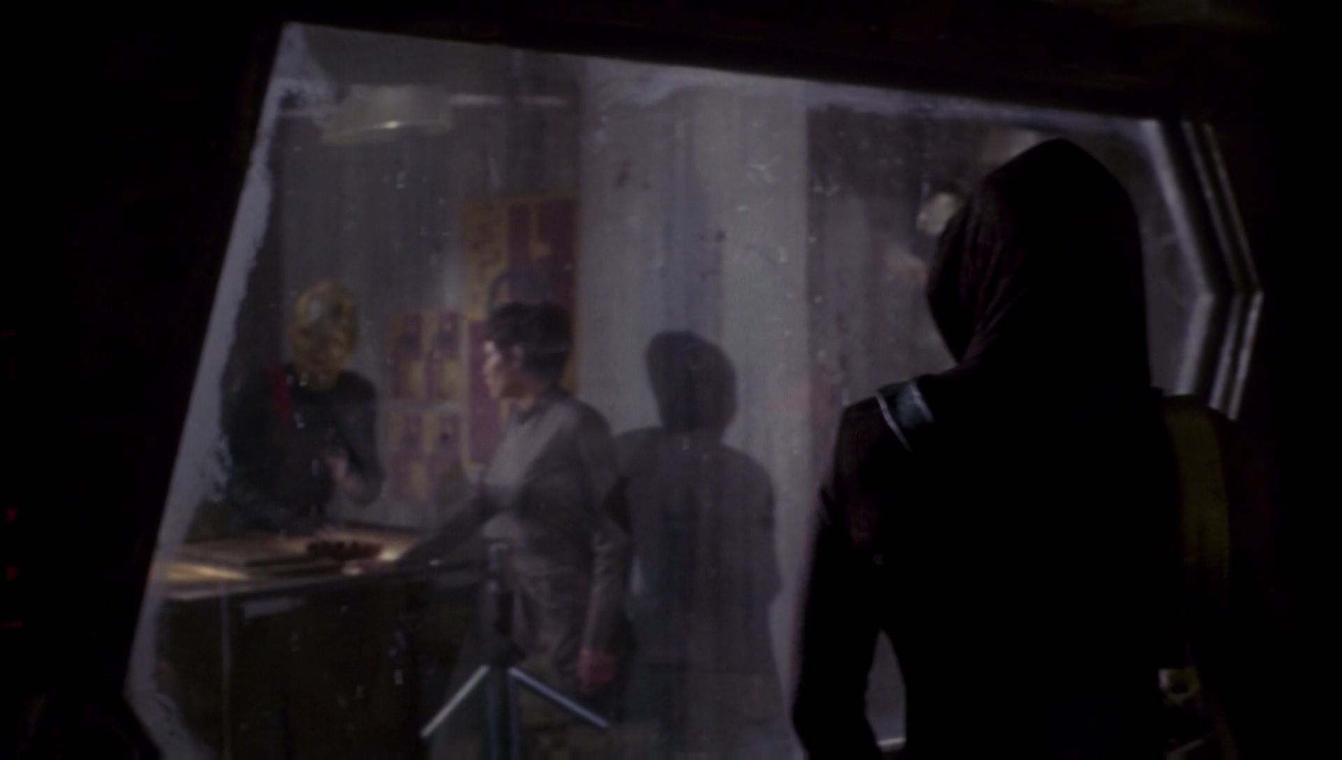 ariane179254_Enterprise_1x01-1x02_BrokenBow_2980.jpg