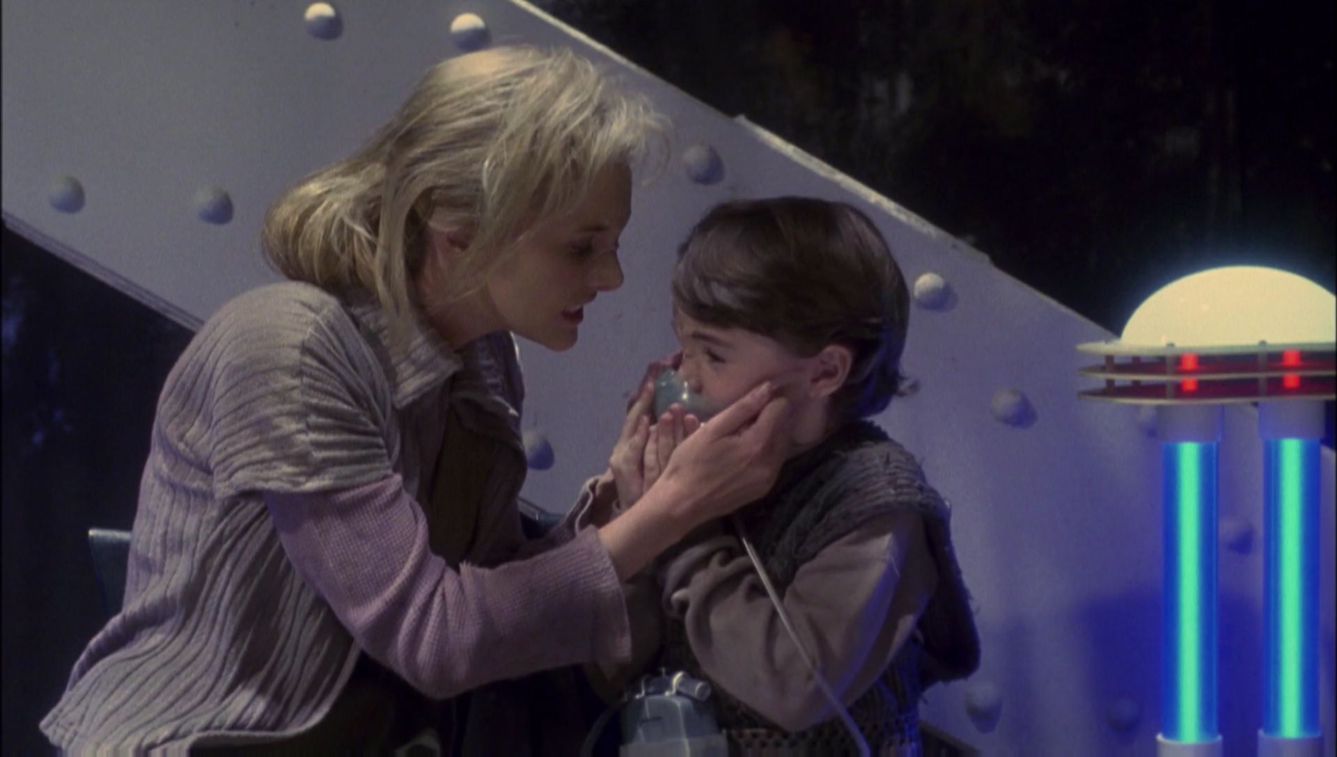ariane179254_Enterprise_1x01-1x02_BrokenBow_2983.jpg