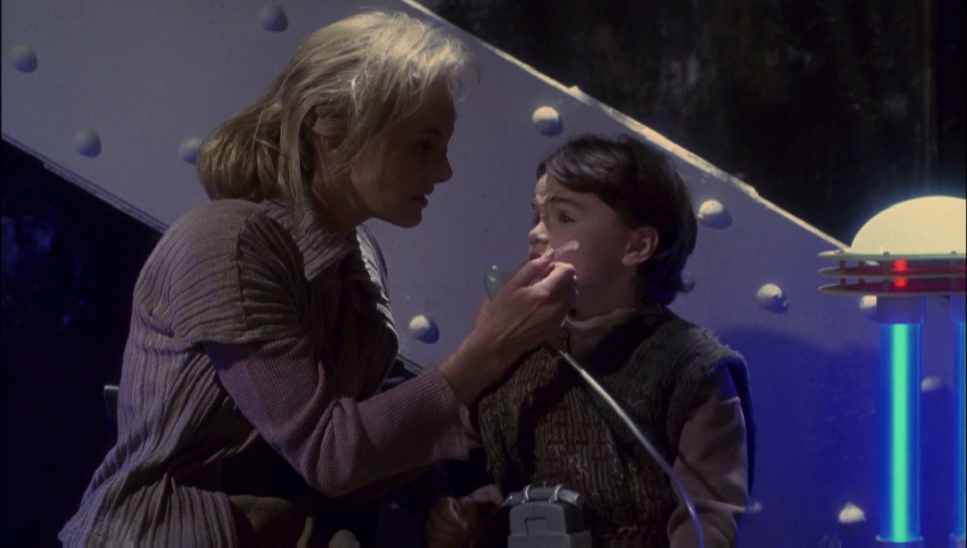 ariane179254_Enterprise_1x01-1x02_BrokenBow_2991.jpg