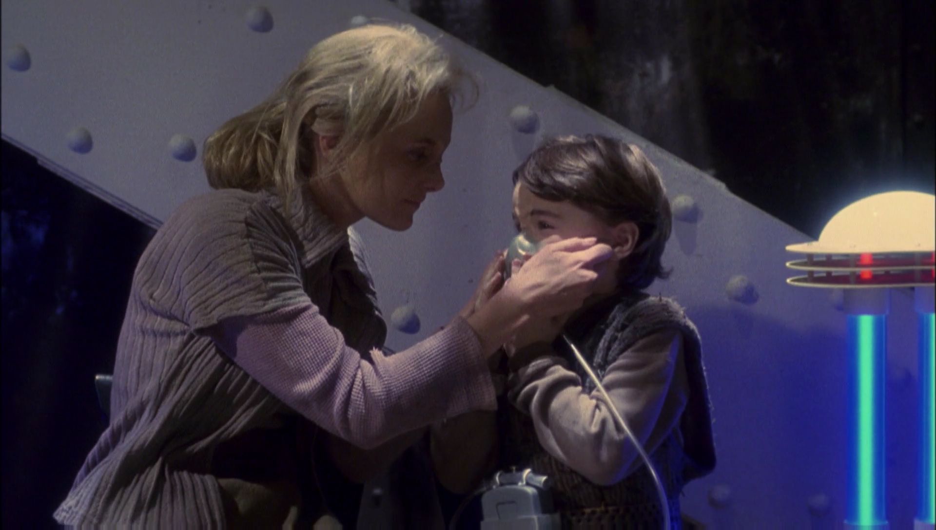 ariane179254_Enterprise_1x01-1x02_BrokenBow_2993.jpg