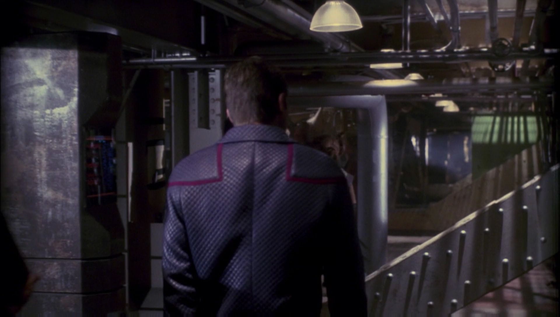 ariane179254_Enterprise_1x01-1x02_BrokenBow_3002.jpg