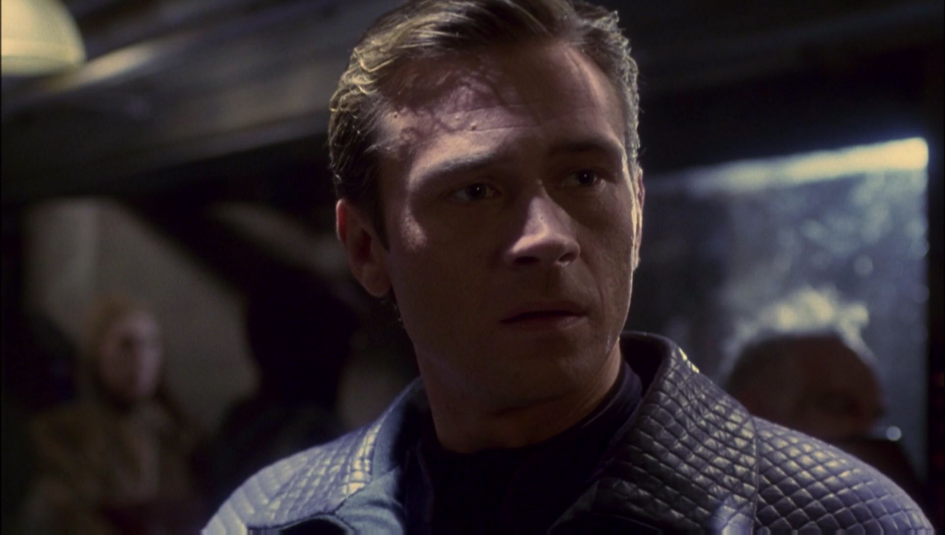 ariane179254_Enterprise_1x01-1x02_BrokenBow_3017.jpg