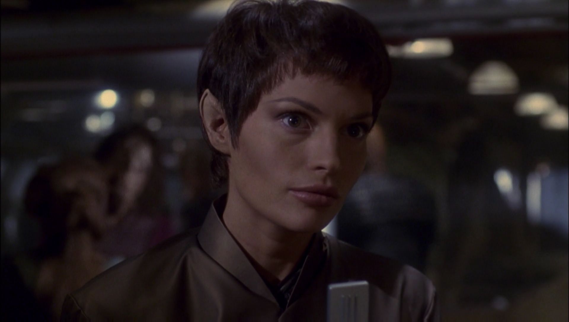ariane179254_Enterprise_1x01-1x02_BrokenBow_3021.jpg