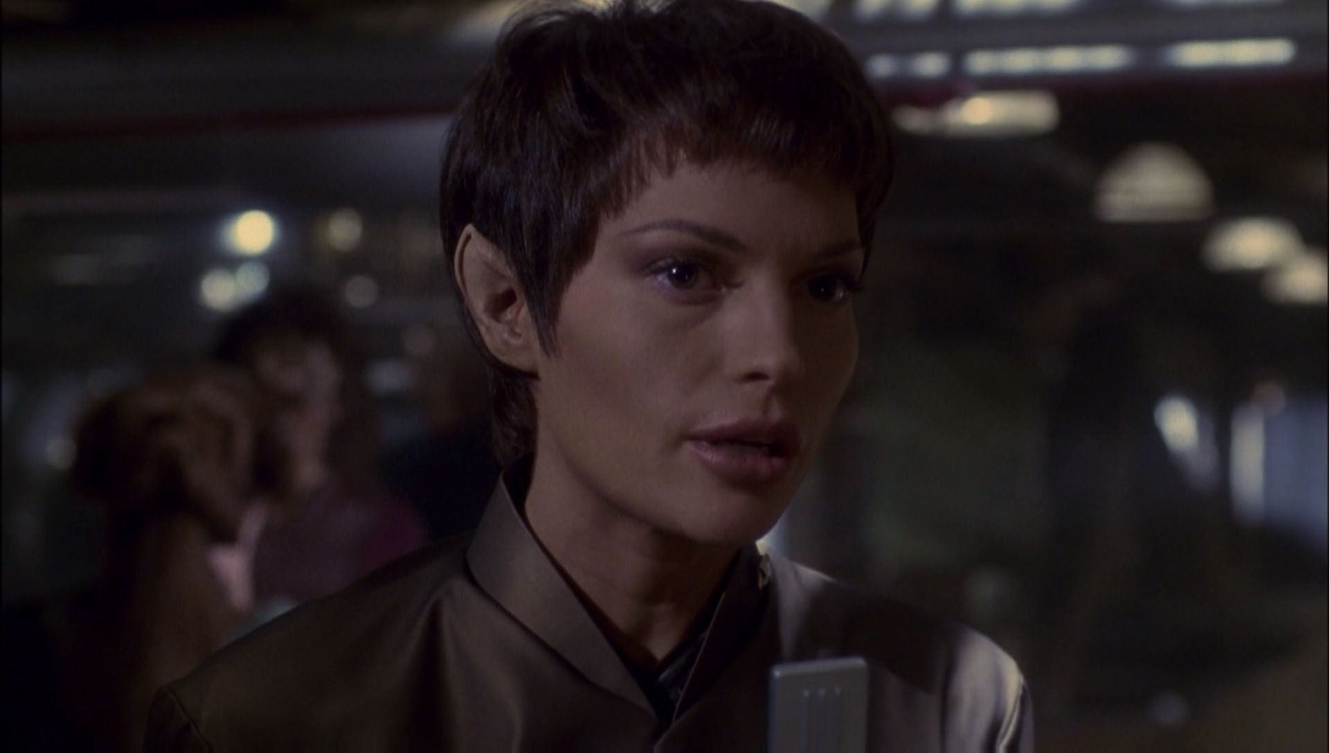 ariane179254_Enterprise_1x01-1x02_BrokenBow_3023.jpg