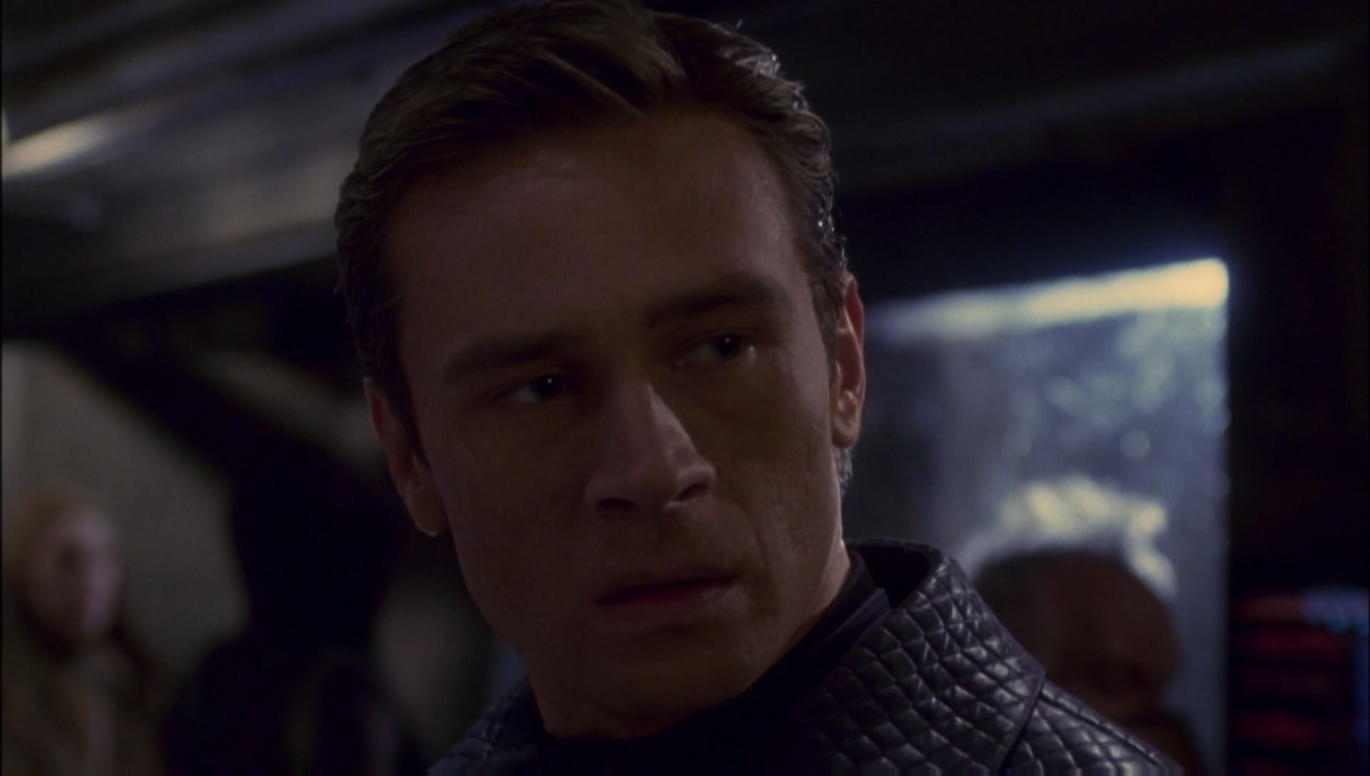 ariane179254_Enterprise_1x01-1x02_BrokenBow_3049.jpg