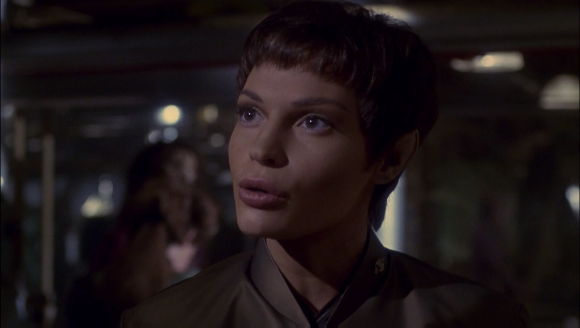 ariane179254_Enterprise_1x01-1x02_BrokenBow_3053.jpg